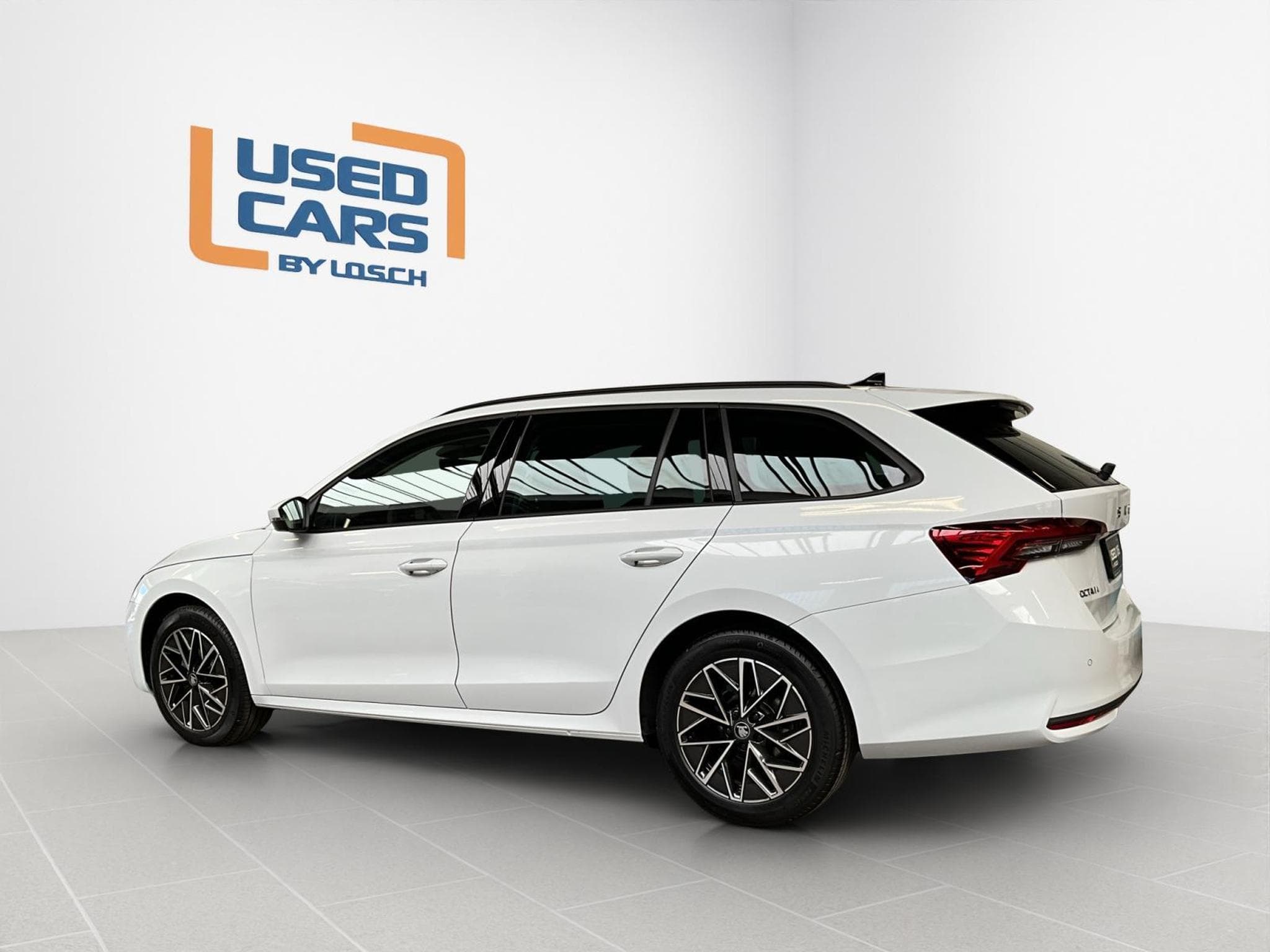 Skoda Octavia Combi+Selection+DSG+LODGE+P.Comfort+AHK (2025) - Photo 5
