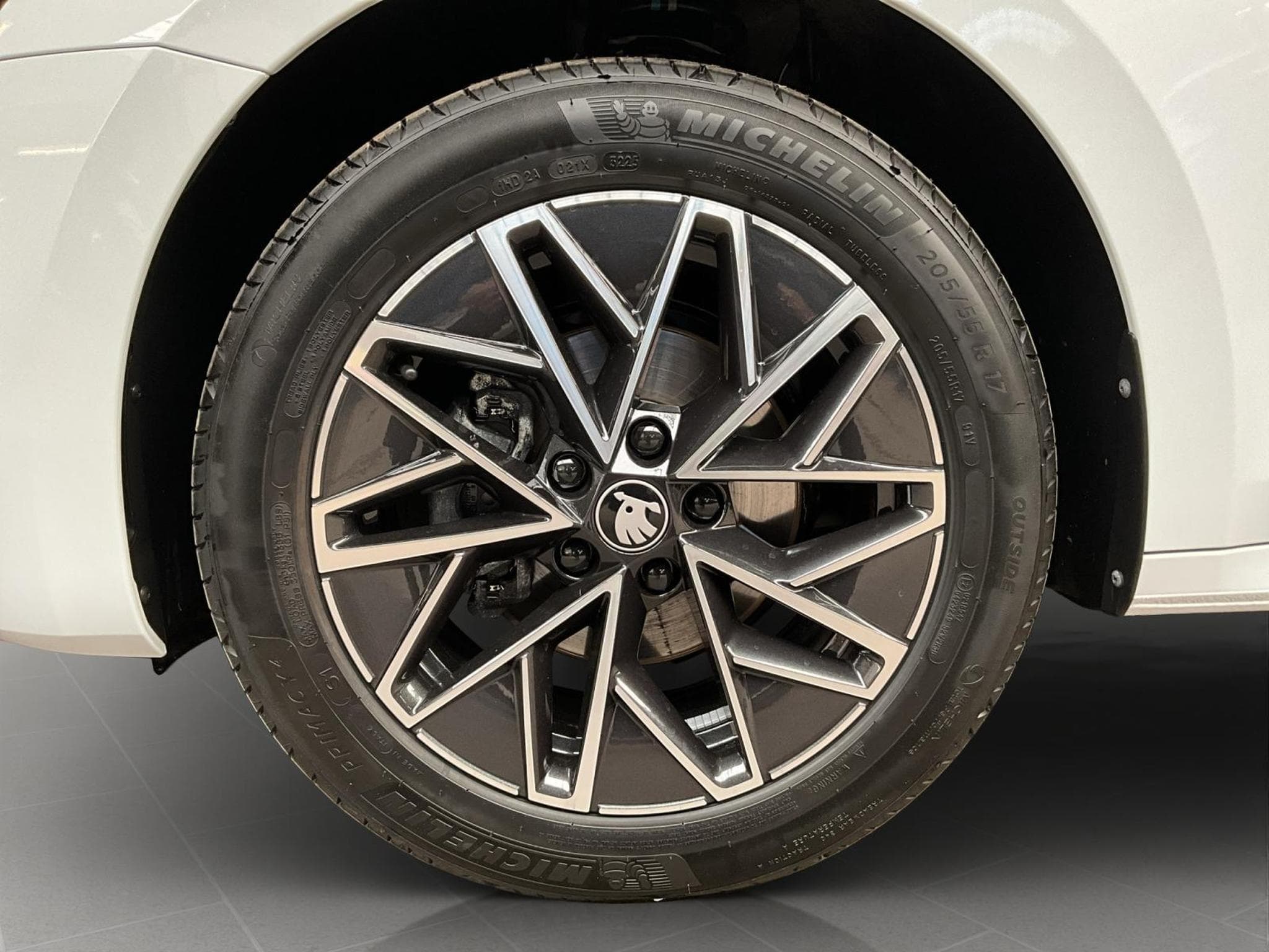 Skoda Octavia Combi+Selection+DSG+LODGE+P.Comfort+AHK (2025) - Photo 8