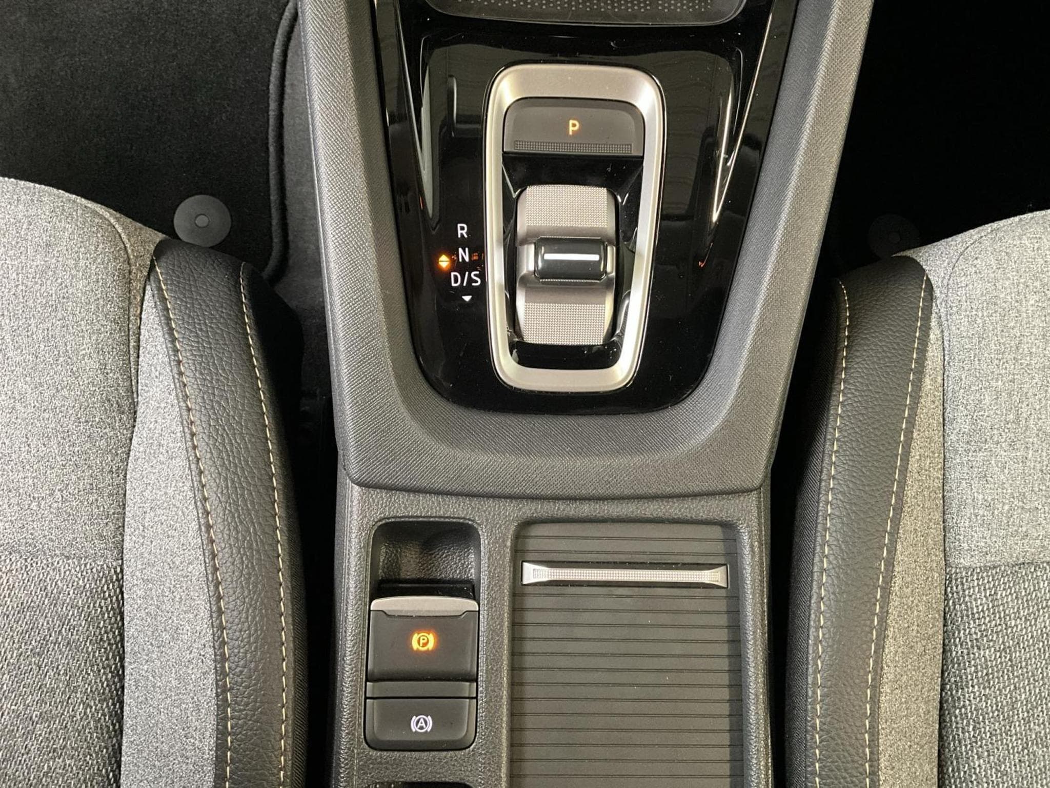 Skoda Octavia Combi+Selection+DSG+LODGE+AHK (2025) - Foto 12