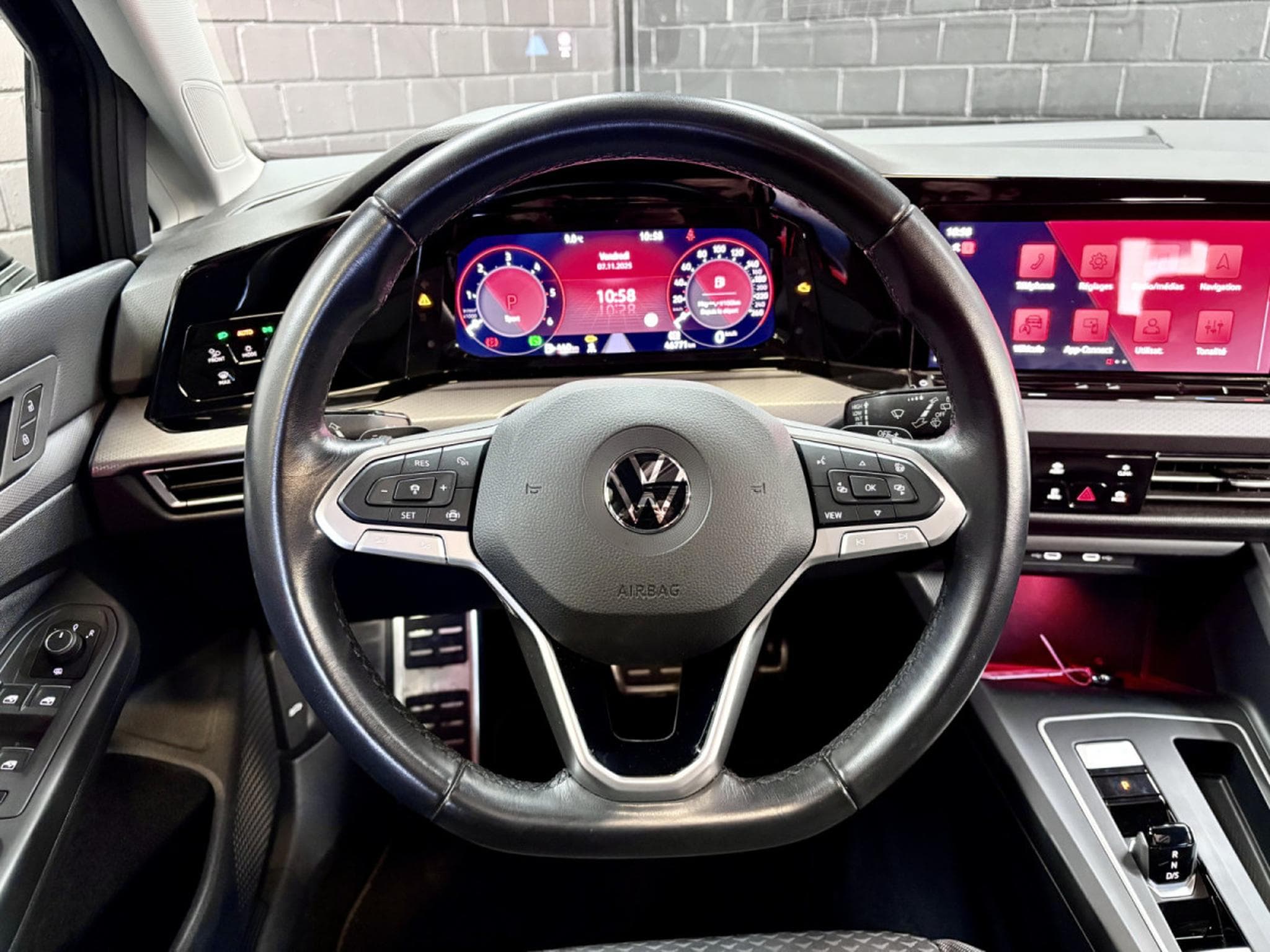 VW Golf Life ACTIVE 2.0 TDI DSG7 150 CV ** Attelage ** Caméra ** (2022) - Foto 10