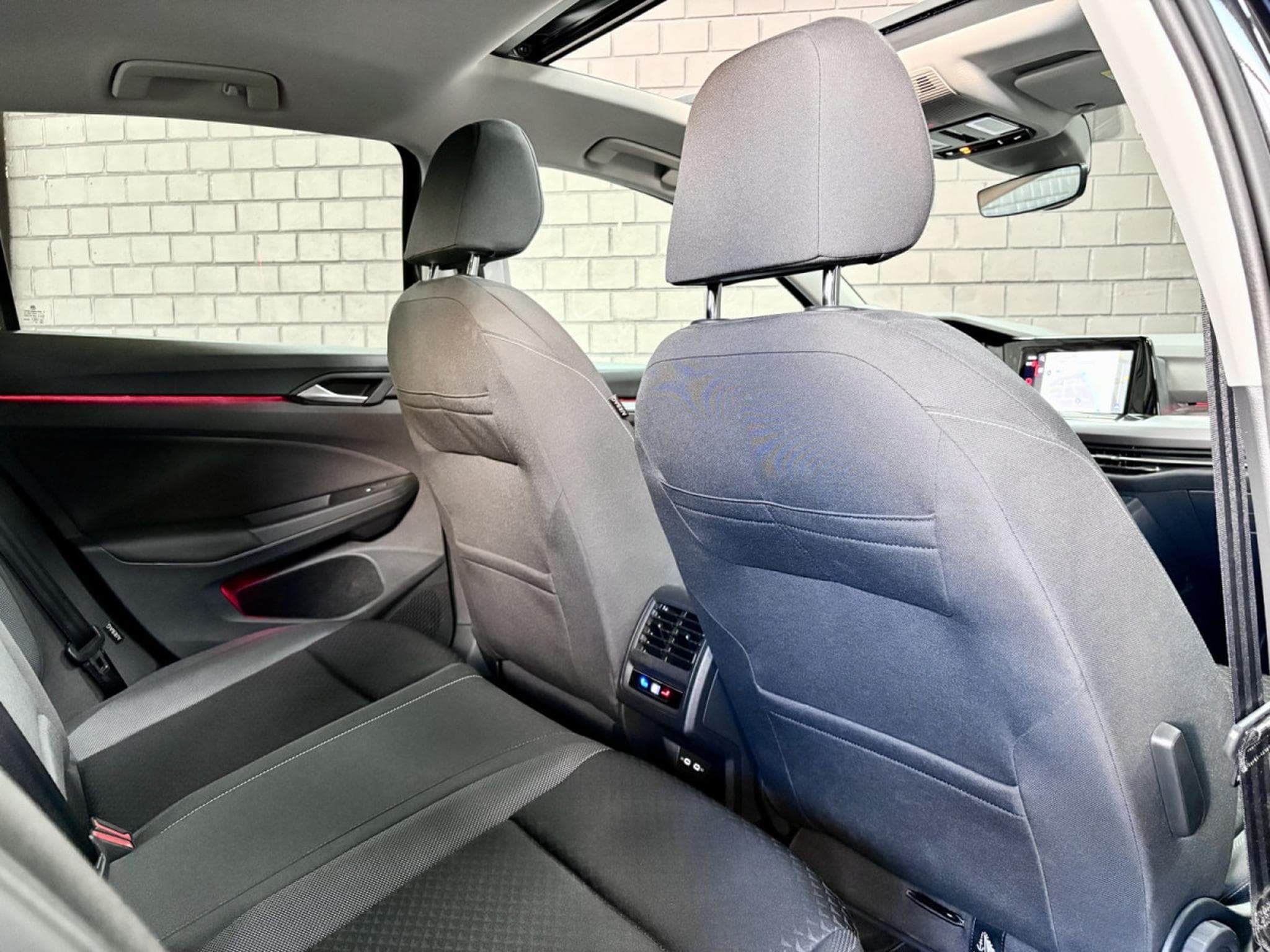 VW Golf Life ACTIVE 2.0 TDI DSG7 150 CV ** Attelage ** Caméra ** (2022) - Foto 19