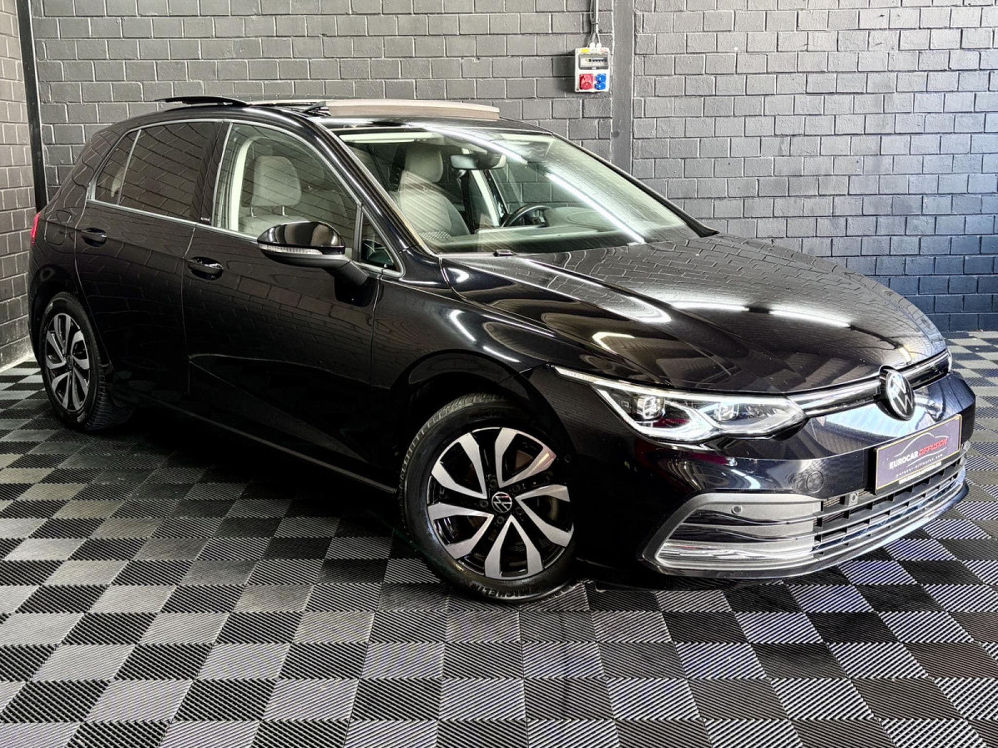 VW Golf Life ACTIVE 2.0 TDI DSG7 150 CV ** Attelage ** Caméra ** (2022) - Foto 3