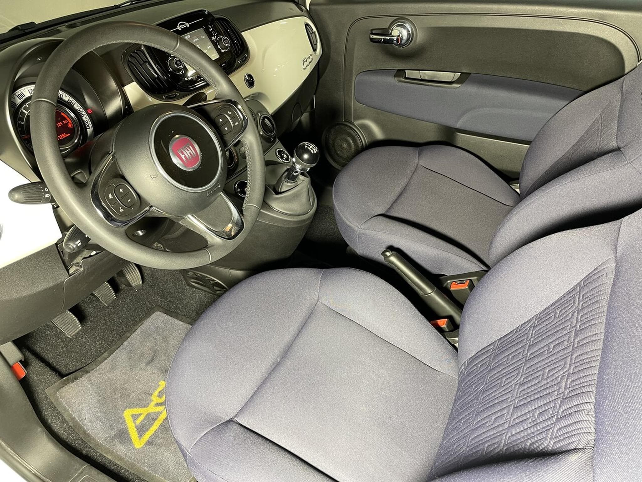 Fiat 500 1.0 70ch BSG SS Pack Confort (2022) - Photo 7