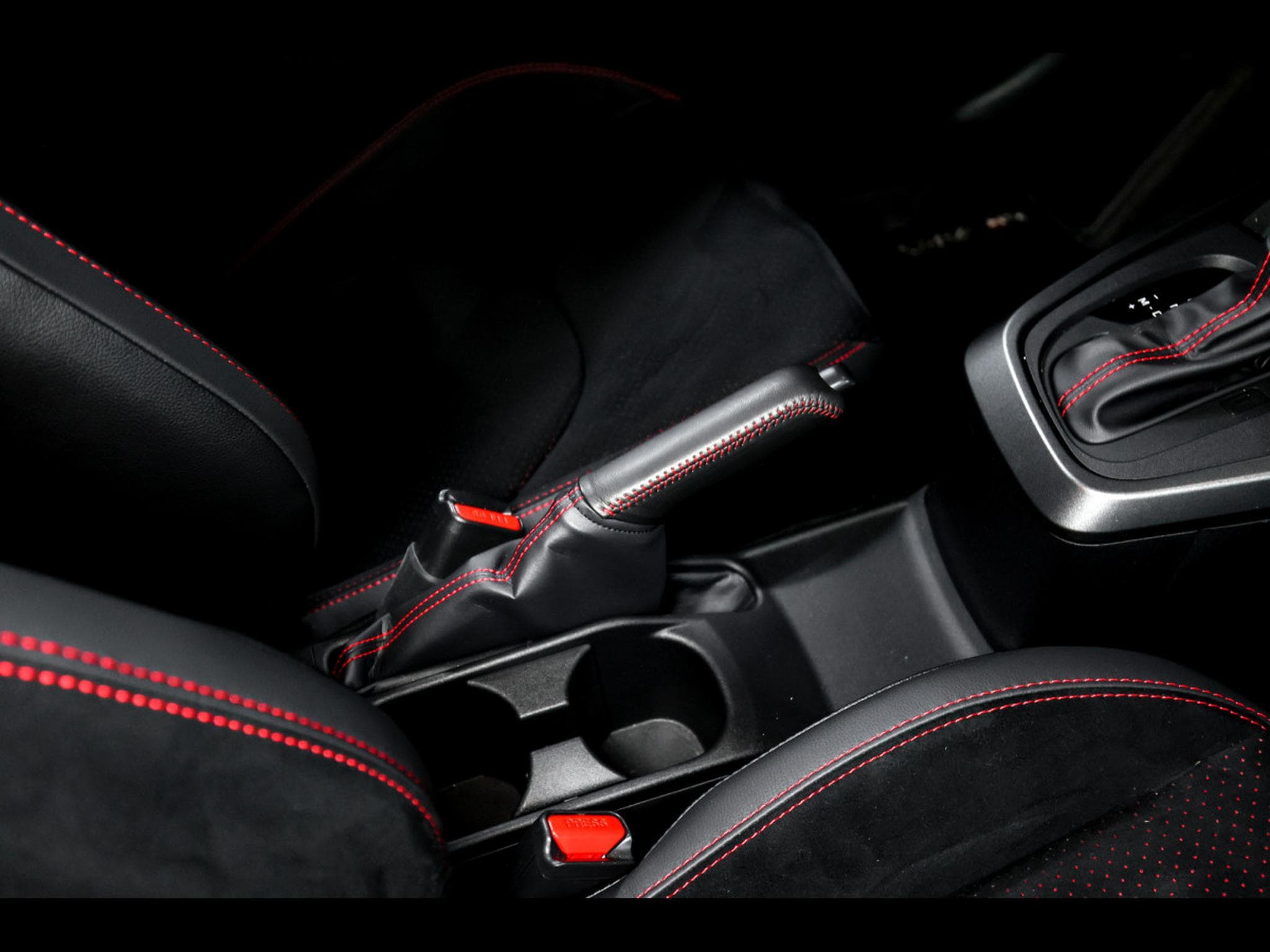 Toyota Yaris GR-FOUR 1.6 TURBO AUTO – PACK TRACK - FACELIFT (2025) - Foto 15