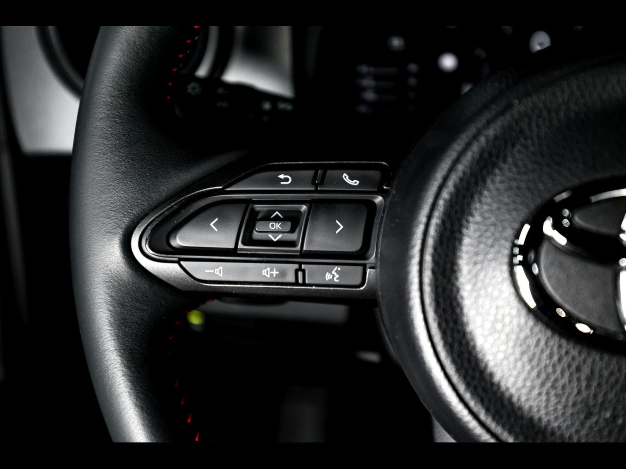 Toyota Yaris GR-FOUR 1.6 TURBO AUTO – PACK TRACK - FACELIFT (2025) - Foto 19