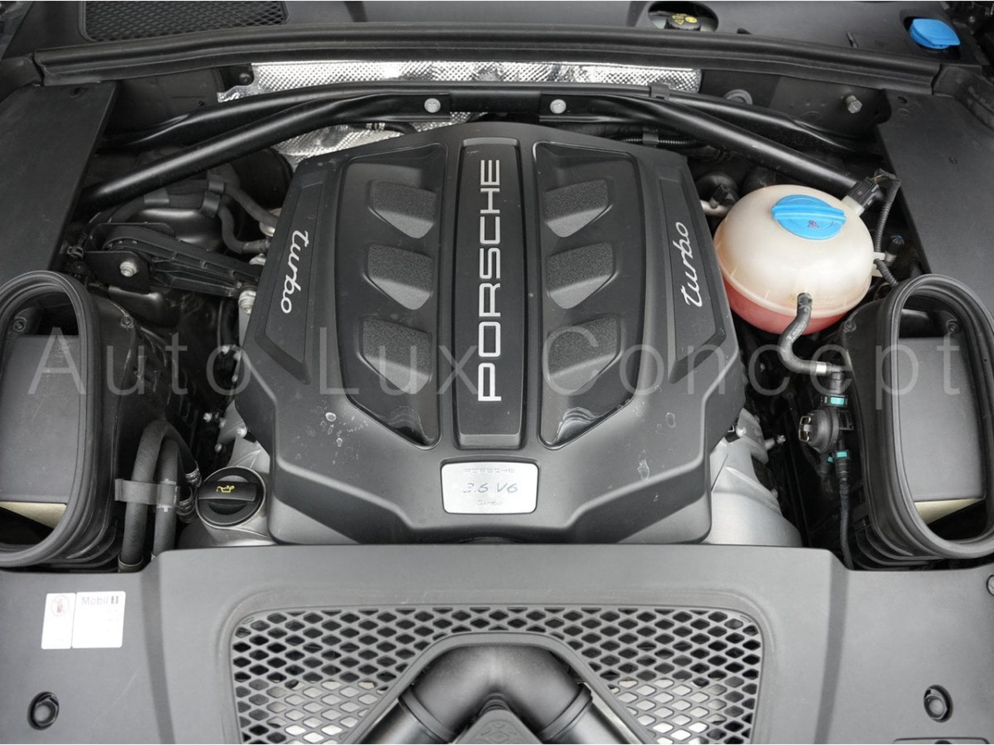 Porsche Macan Turbo (2015) - Photo 26