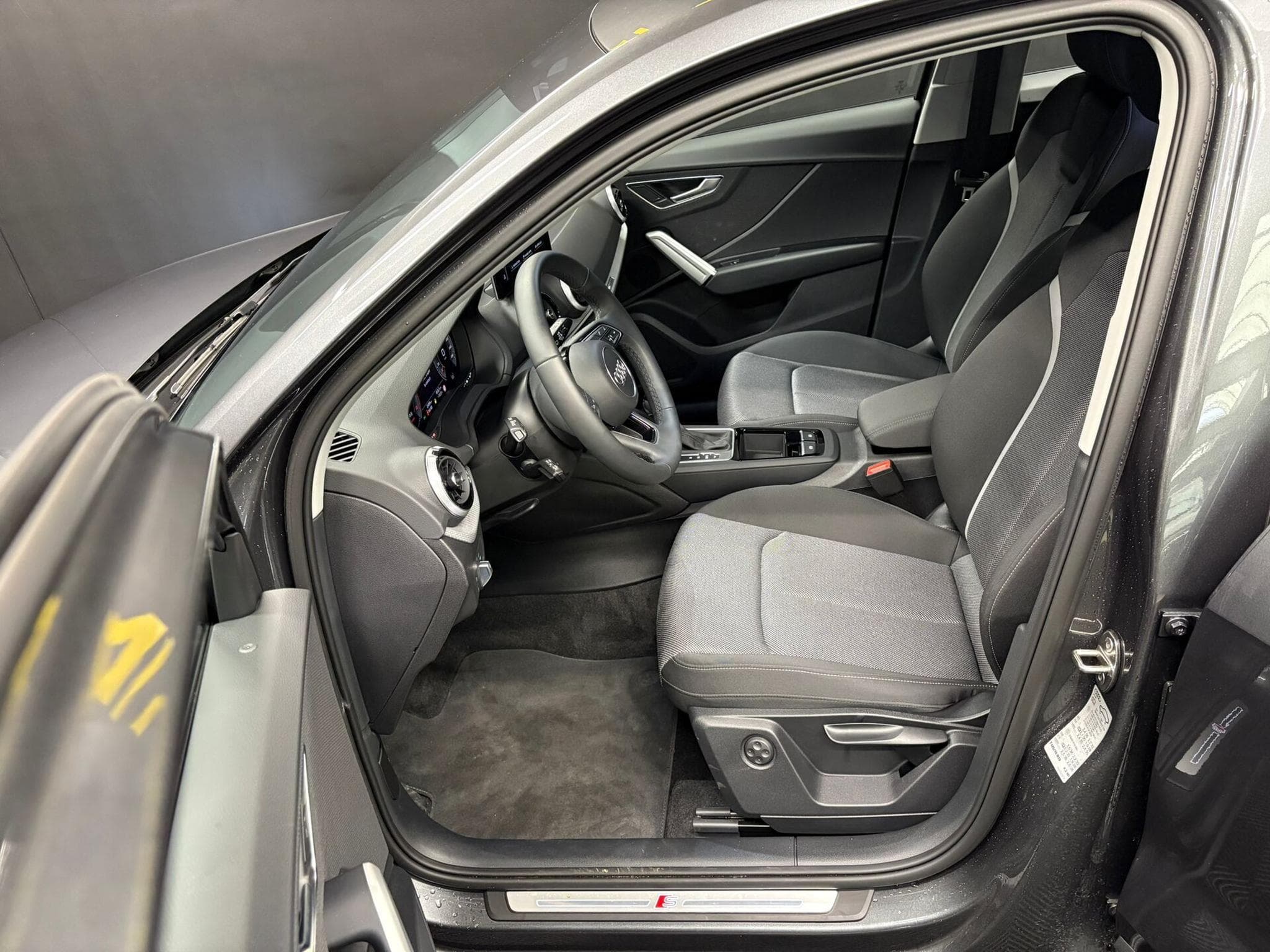 Audi Q2 35 TFSI 150cv S-line S-tronic (2025) - Foto 15