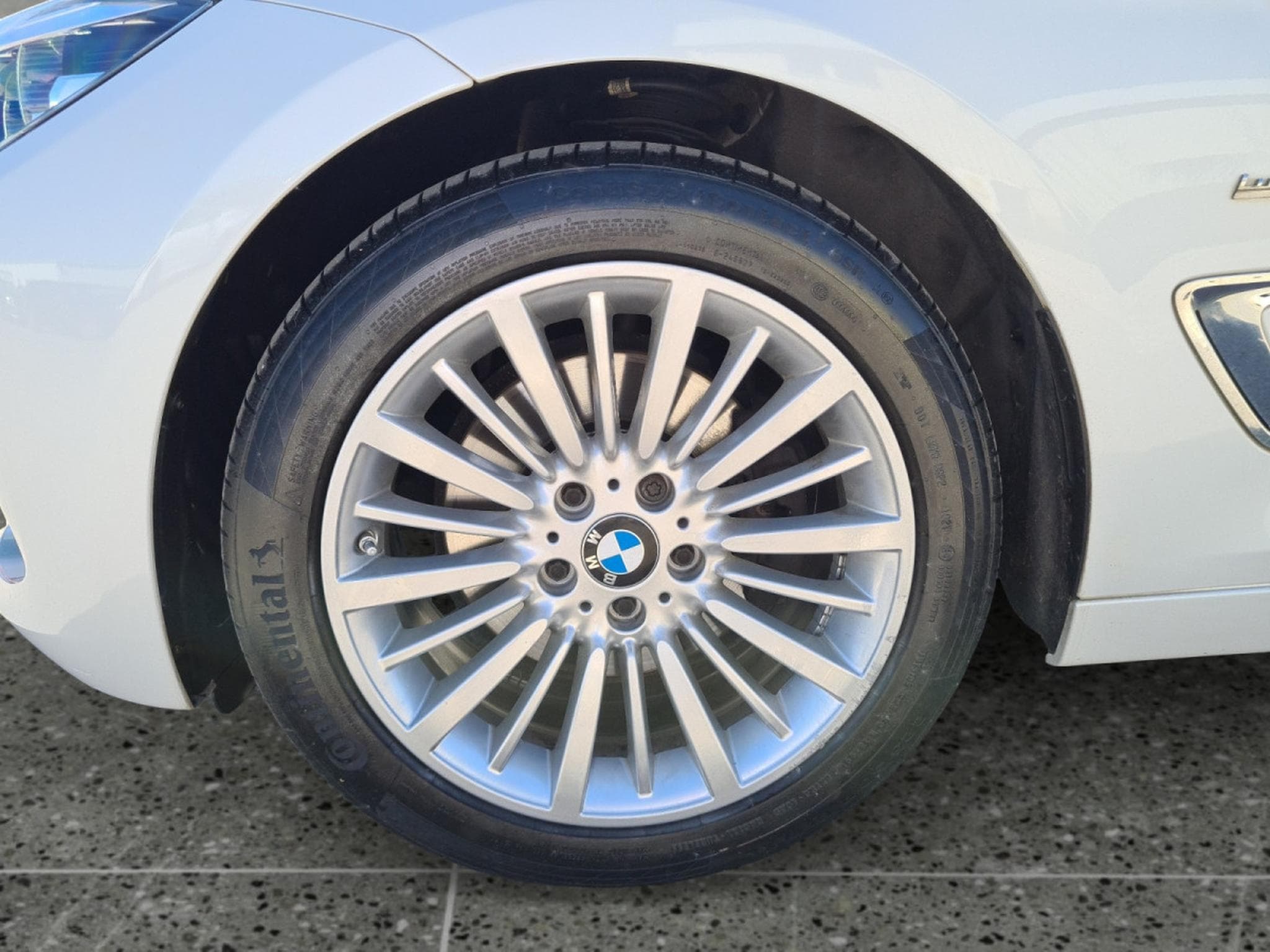BMW 330 Gran Turismo Luxury Line (2016) - Foto 9