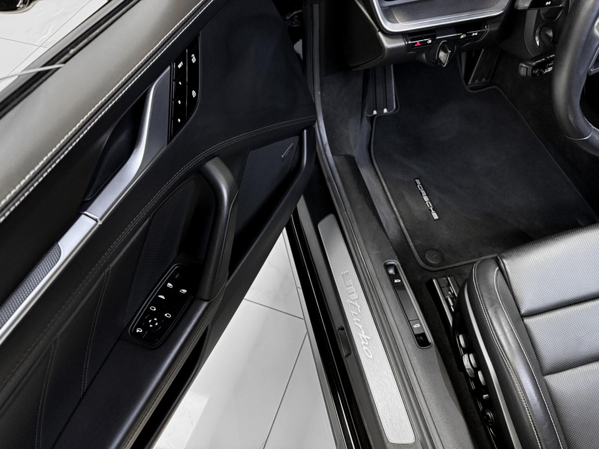 Porsche 911 Turbo Cabriolet / Aero-Kit / Lift / BOSE / 360° / ACC (2021) - Foto 12