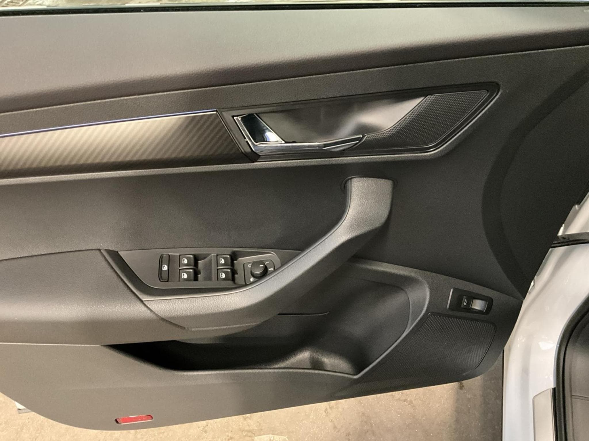Skoda Karoq Sportline+DSG+Navi+LED (2025) - Photo 14