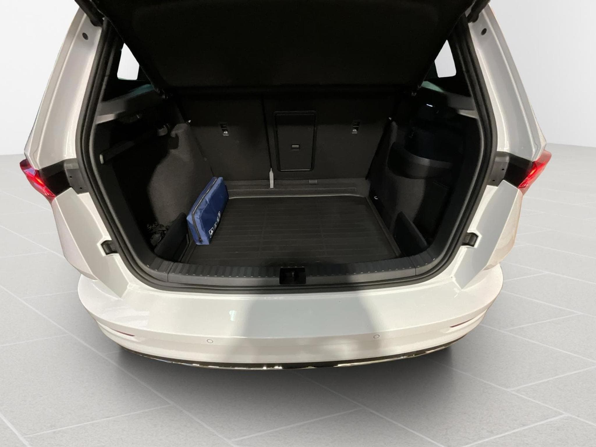 Skoda Karoq Sportline+DSG+Navi+LED (2025) - Photo 17