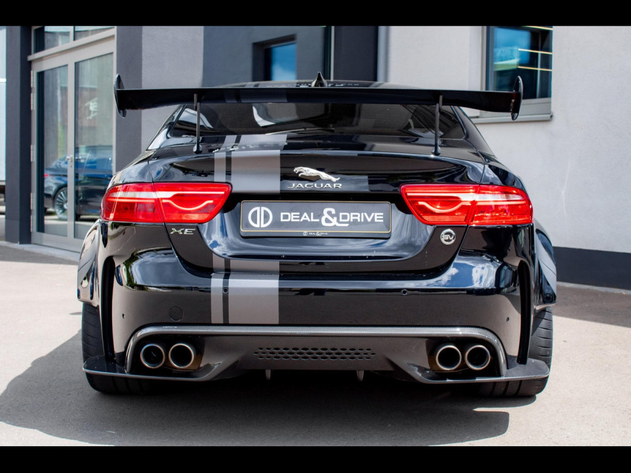 Jaguar XE SV PROJECT 8 TRACK PACK AWD – 1 OF 300 (2019) - Photo 4