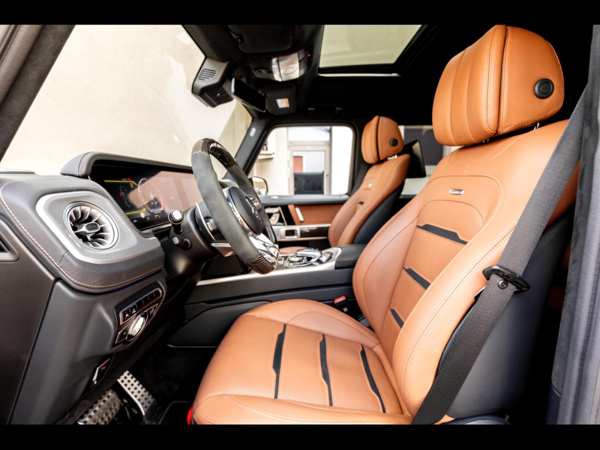 Mercedes G 63 AMG PACK NIGHT II - OLIVE METALLIC DESIGNO (2024) - Photo 11