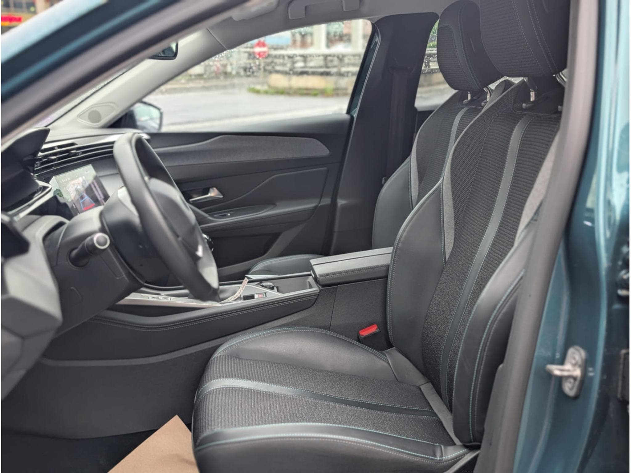 Peugeot 308 SW ALLURE 1.2 PURETECH 96KW (2024) - Foto 13