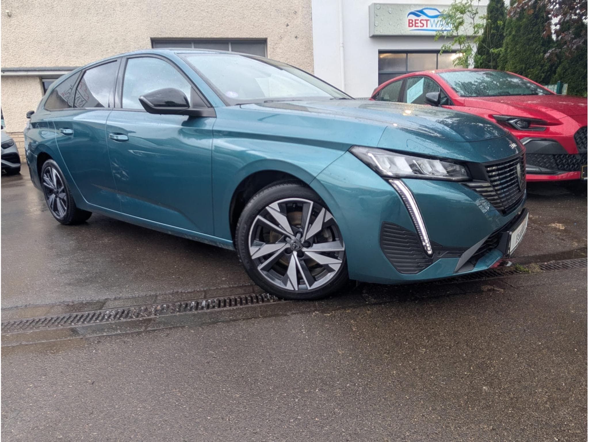 Peugeot 308 SW ALLURE 1.2 PURETECH 96KW (2024) - Foto 21