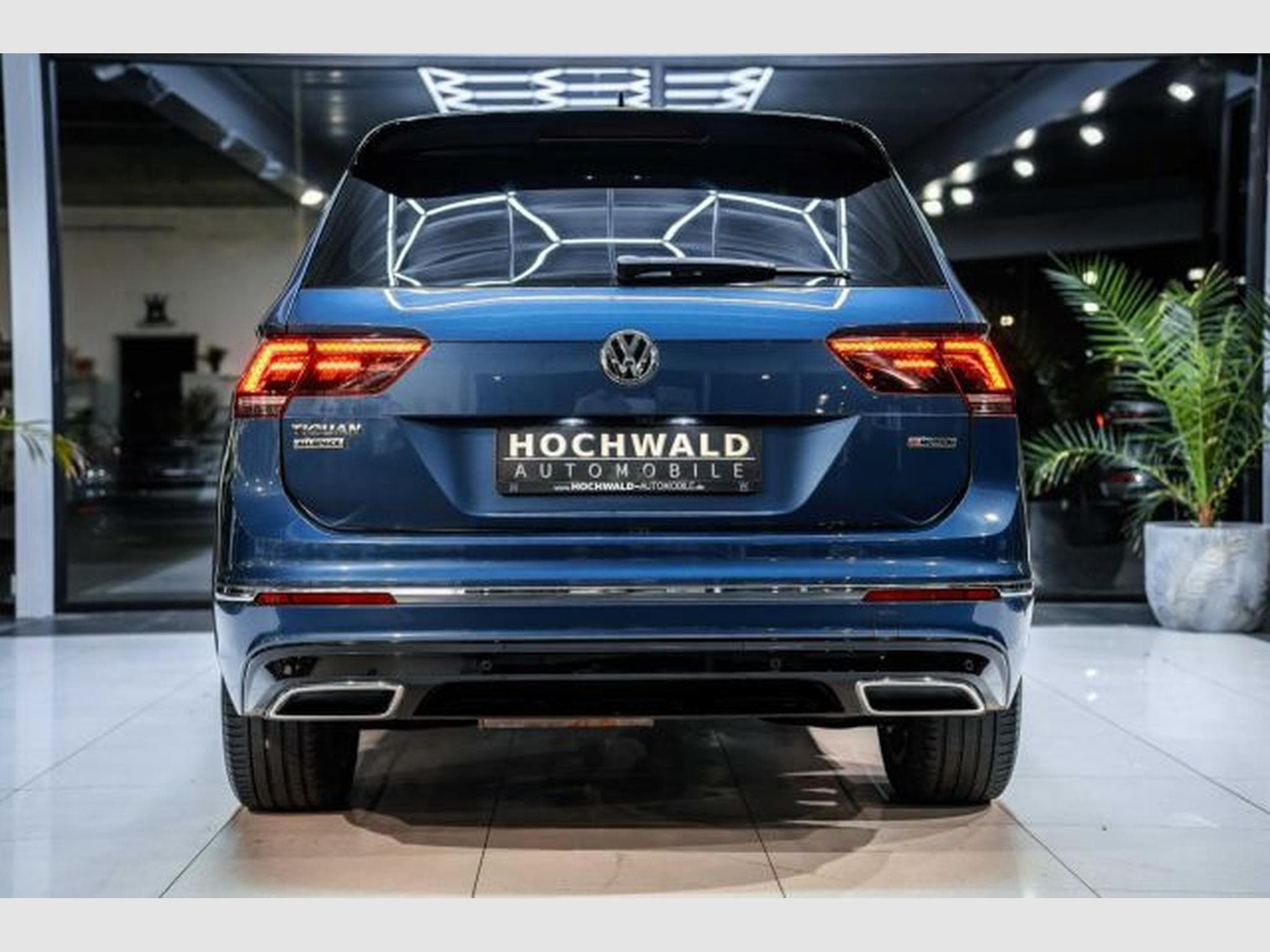 VW Tiguan Tiguan Allspace 2.0 TDI DSG Highl. R-Line 4M AHK (2021) - Foto 13
