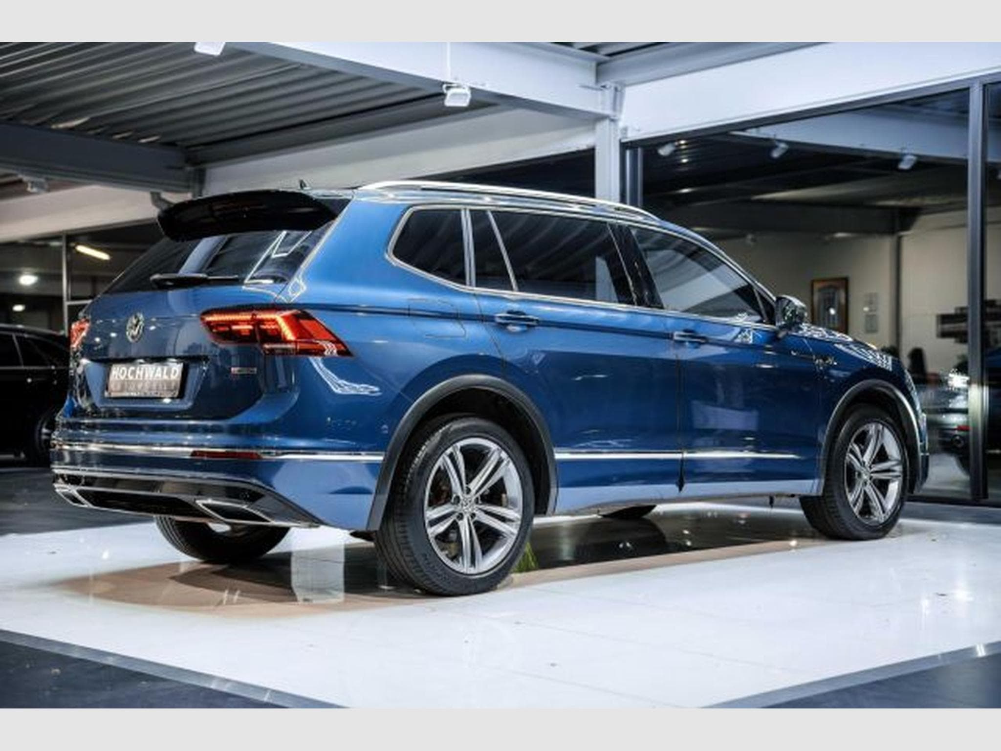 VW Tiguan Tiguan Allspace 2.0 TDI DSG Highl. R-Line 4M AHK (2021) - Foto 15