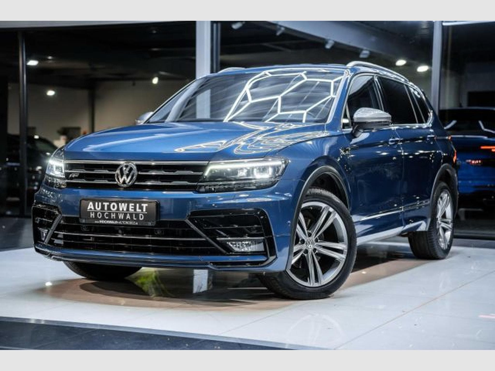 VW Tiguan Tiguan Allspace 2.0 TDI DSG Highl. R-Line 4M AHK (2021) - Foto 2