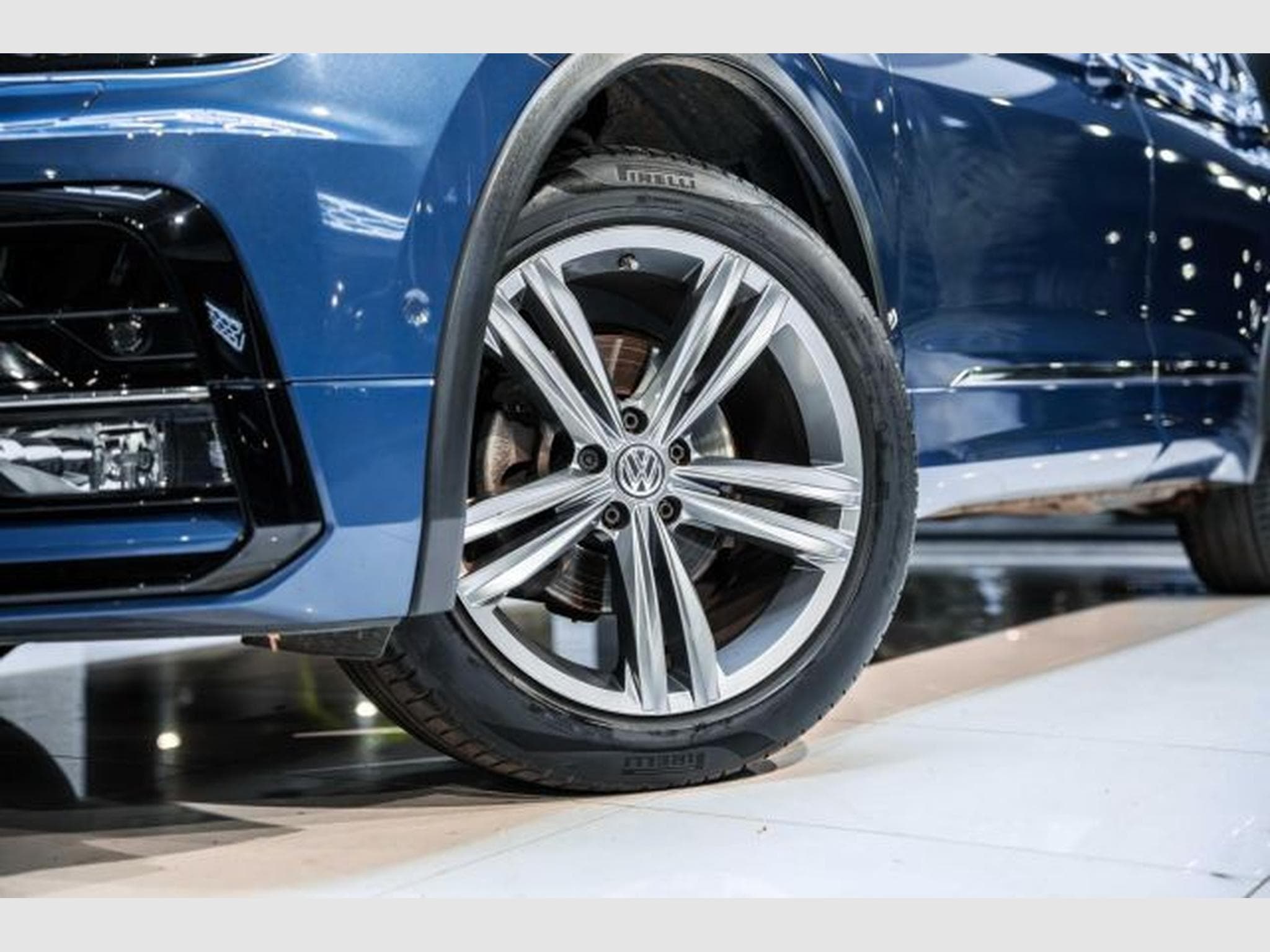 VW Tiguan Tiguan Allspace 2.0 TDI DSG Highl. R-Line 4M AHK (2021) - Foto 3
