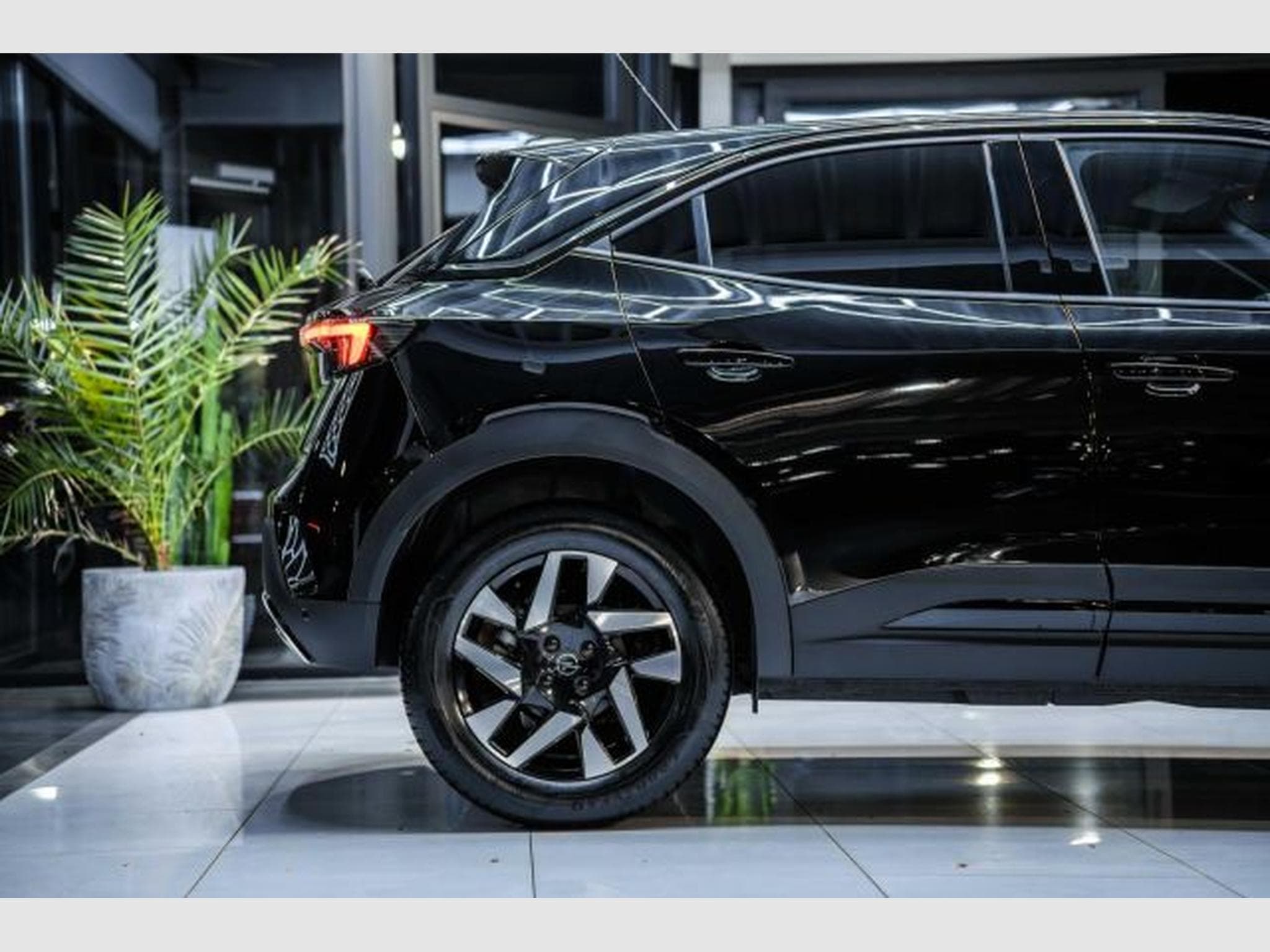 Opel Mokka Mokka 1.2 GS Line Autom. NAVI LED RFK 180 SHZG (2024) - Foto 8