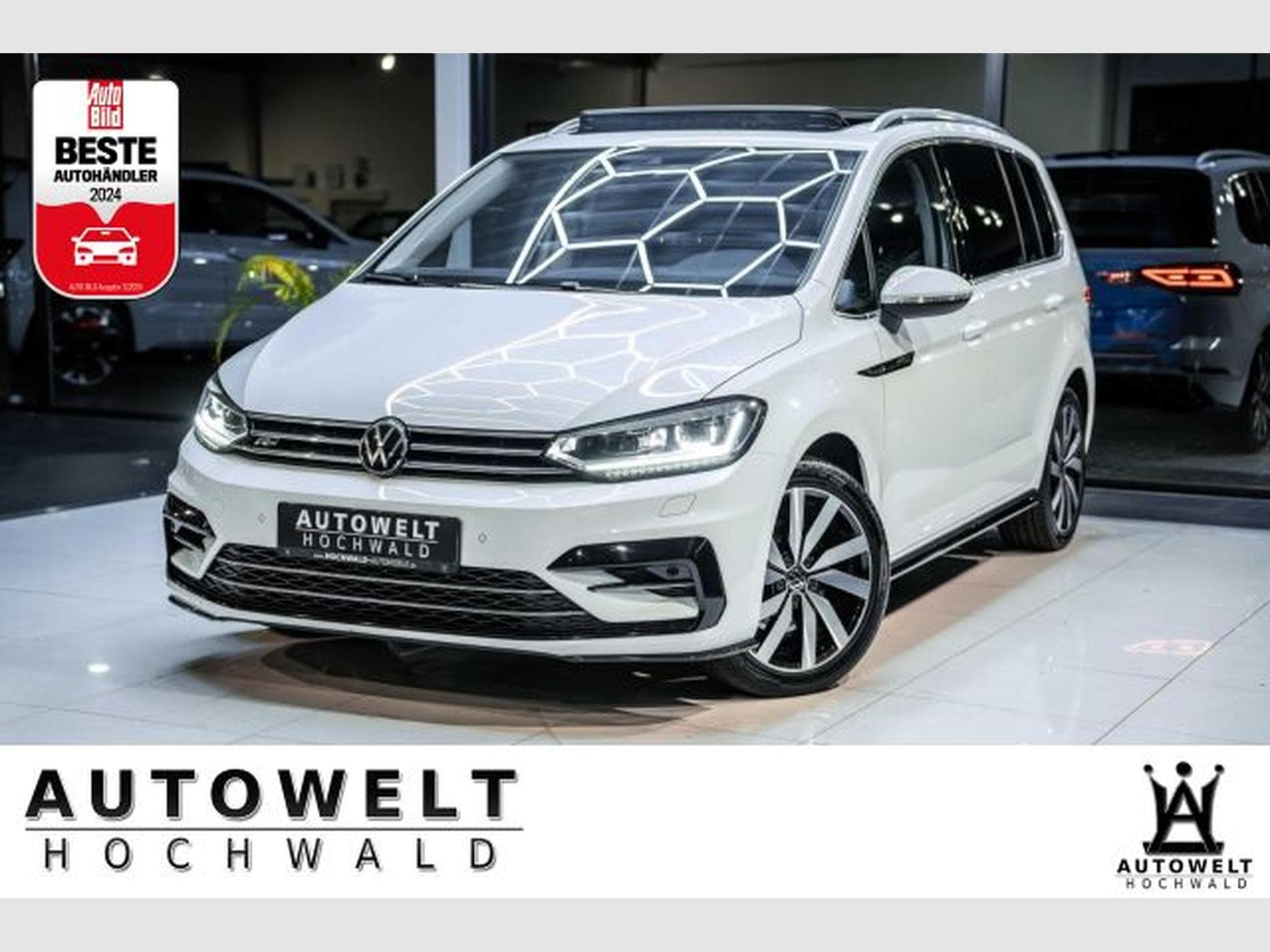 VW Touran Touran 1.5 TSI DSG R-Line NAVI RFK ACC LED PANO (2021) - Foto 1