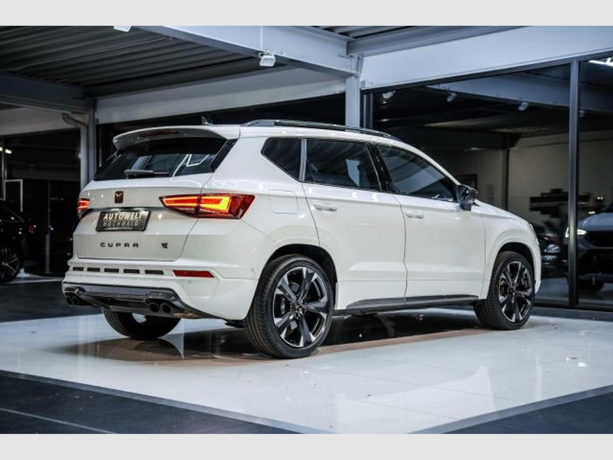 Cupra Ateca Ateca VZ 2.0 TSI DSG 4Drive NAVI RFK LED SHZG (2024) - Foto 15
