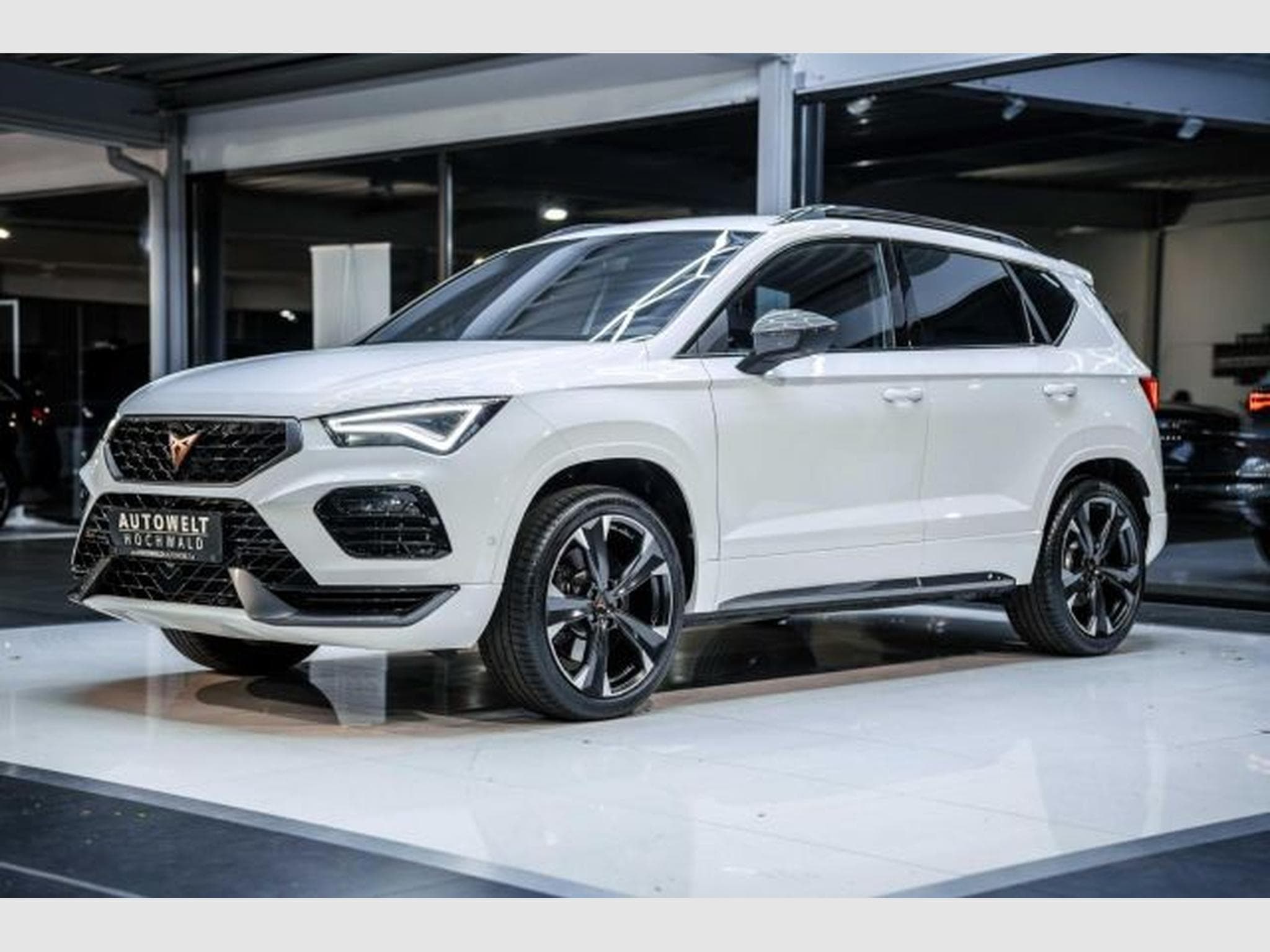 Cupra Ateca Ateca VZ 2.0 TSI DSG 4Drive NAVI RFK LED SHZG (2024) - Foto 4
