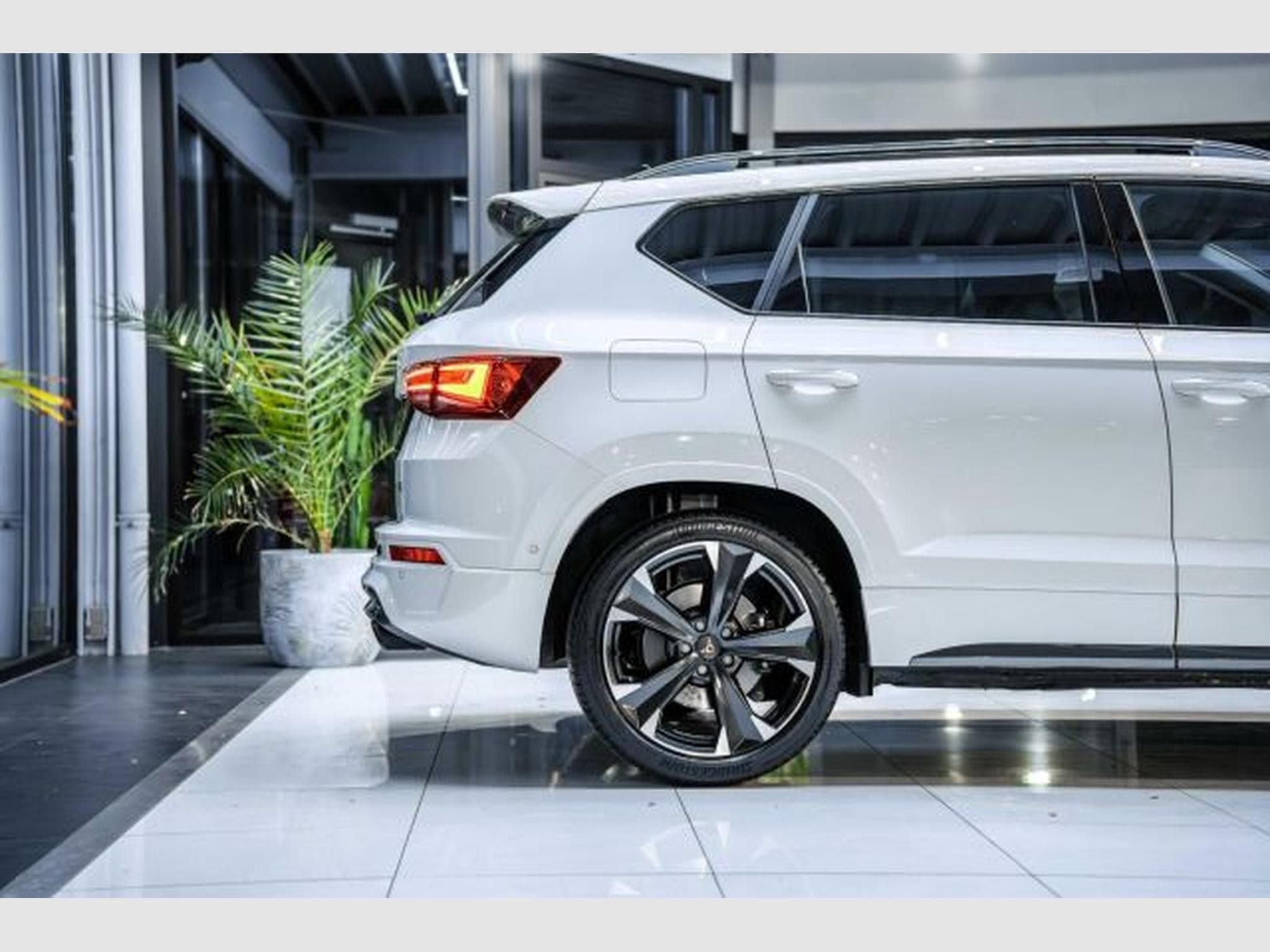 Cupra Ateca Ateca VZ 2.0 TSI DSG 4Drive NAVI RFK LED SHZG (2024) - Foto 8