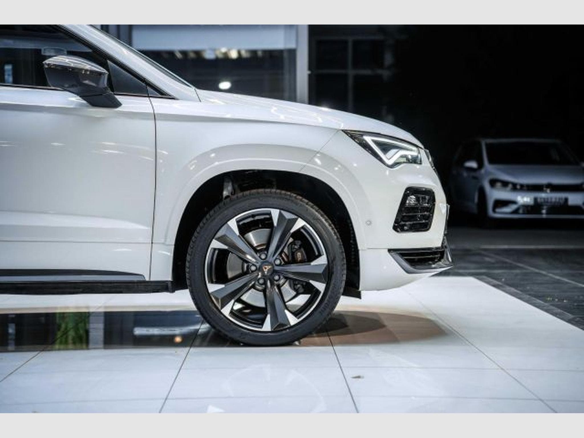 Cupra Ateca Ateca VZ 2.0 TSI DSG 4Drive NAVI RFK LED SHZG (2024) - Foto 9
