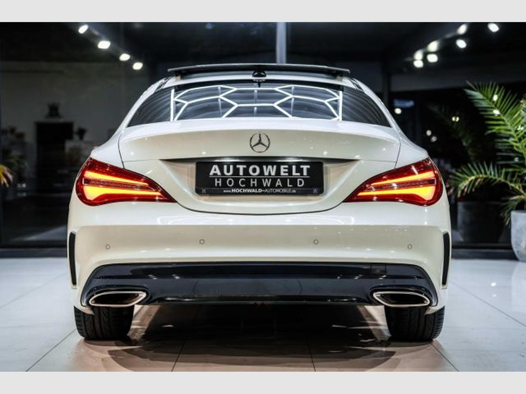 Mercedes CLA 200 CLA 200 AMG-Line Autom. NAVI LED RFK PANO Night (2017) - Foto 12