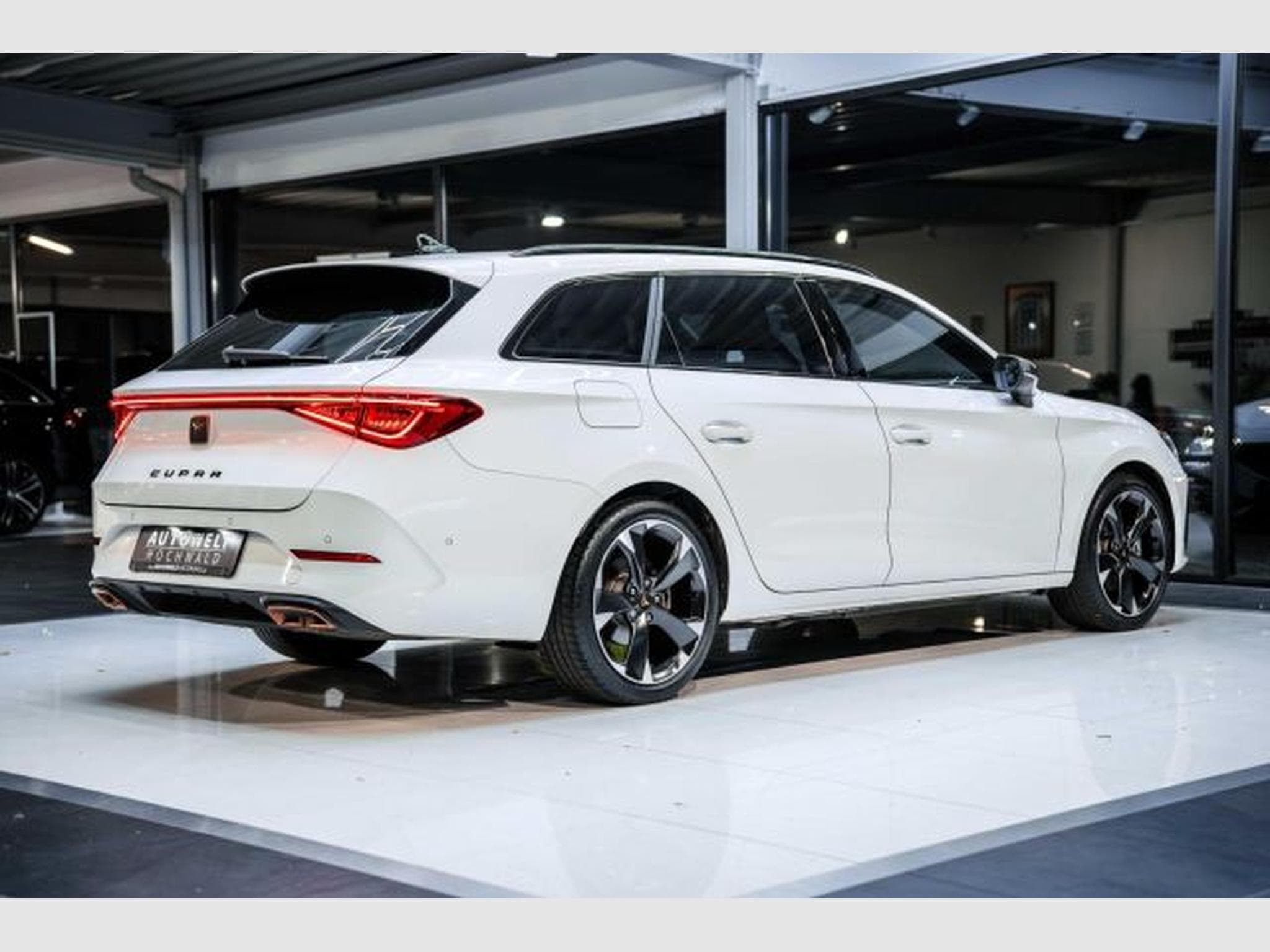 Cupra Leon Leon SP 1.4 e-Hybrid DSG NAV LED RFK AHK SHZ ACC (2023) - Foto 13