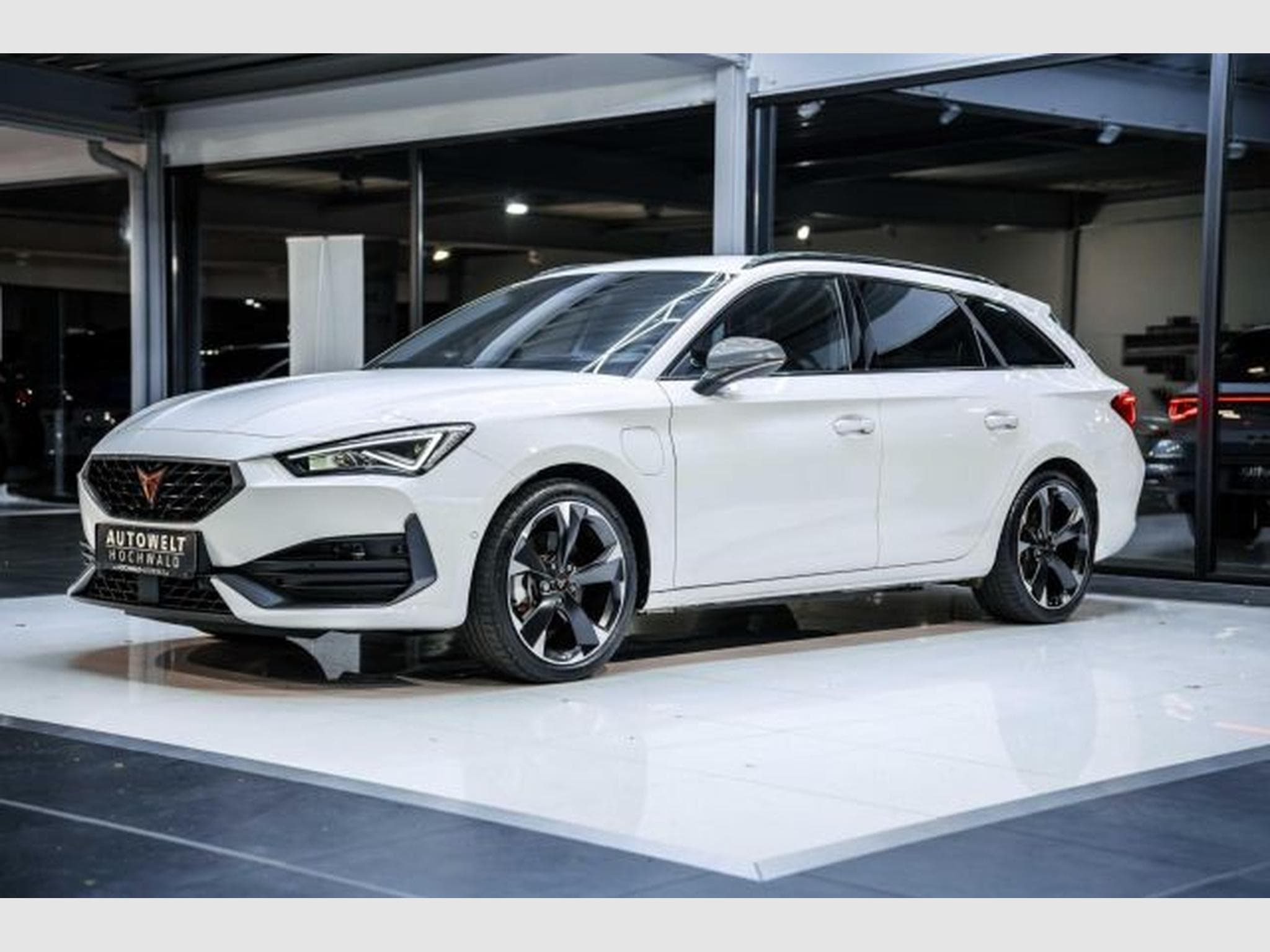 Cupra Leon Leon SP 1.4 e-Hybrid DSG NAV LED RFK AHK SHZ ACC (2023) - Foto 4
