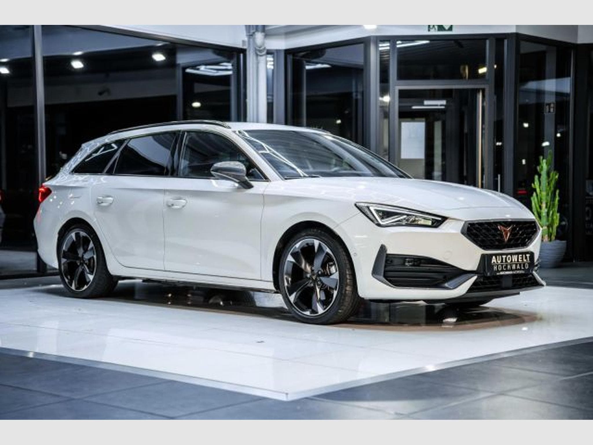 Cupra Leon Leon SP 1.4 e-Hybrid DSG NAV LED RFK AHK SHZ ACC (2023) - Foto 6
