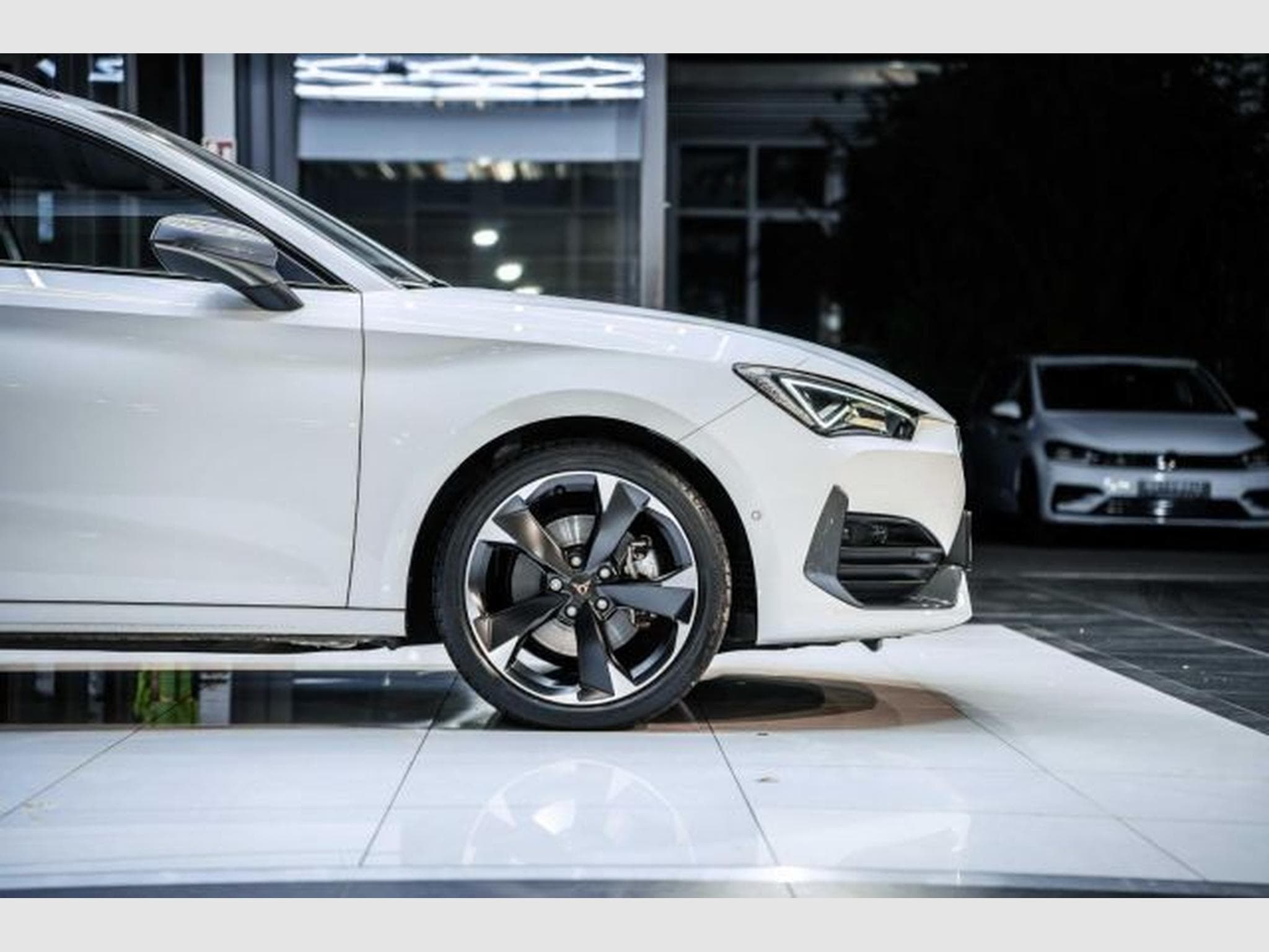 Cupra Leon Leon SP 1.4 e-Hybrid DSG NAV LED RFK AHK SHZ ACC (2023) - Foto 9