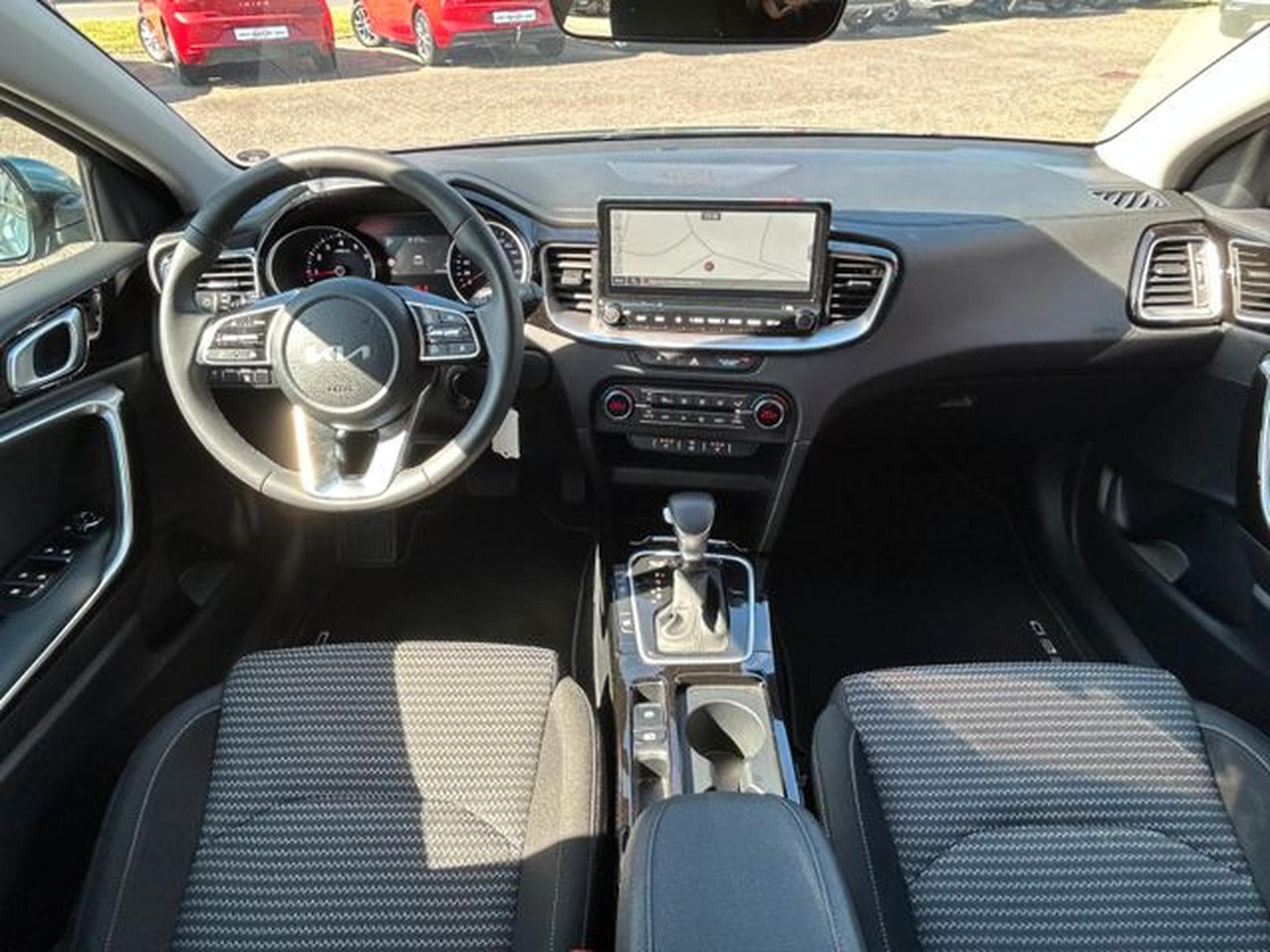 Kia Ceed Ceed 1,5T DCT Spirit Navi LED Kamera JBL ACC SHZ (2025) - Photo 14