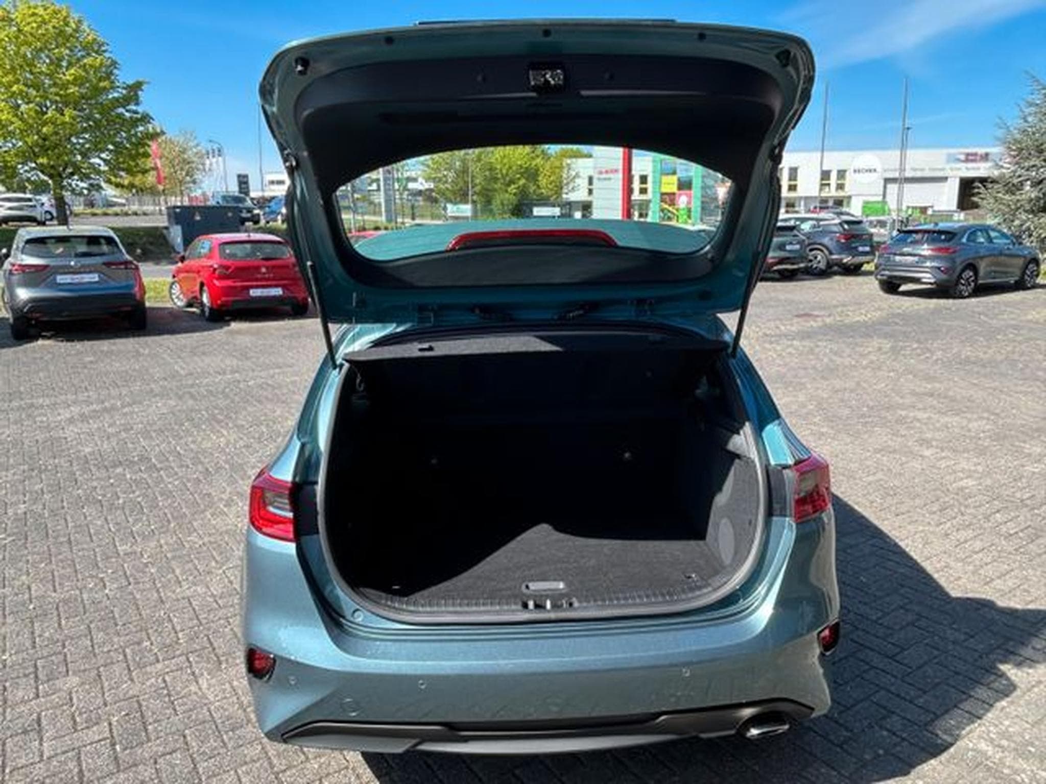 Kia Ceed Ceed 1,5T DCT Spirit Navi LED Kamera JBL ACC SHZ (2025) - Photo 7