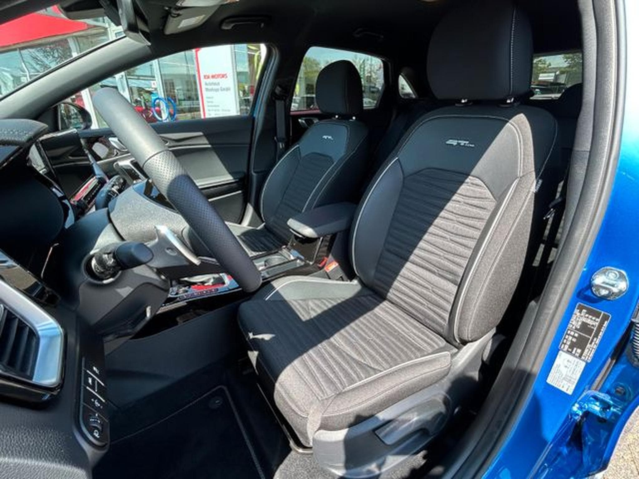 Kia Ceed Ceed 1,5 T DCT GT-Line TECH LED Navi Kamera (2025) - Photo 12