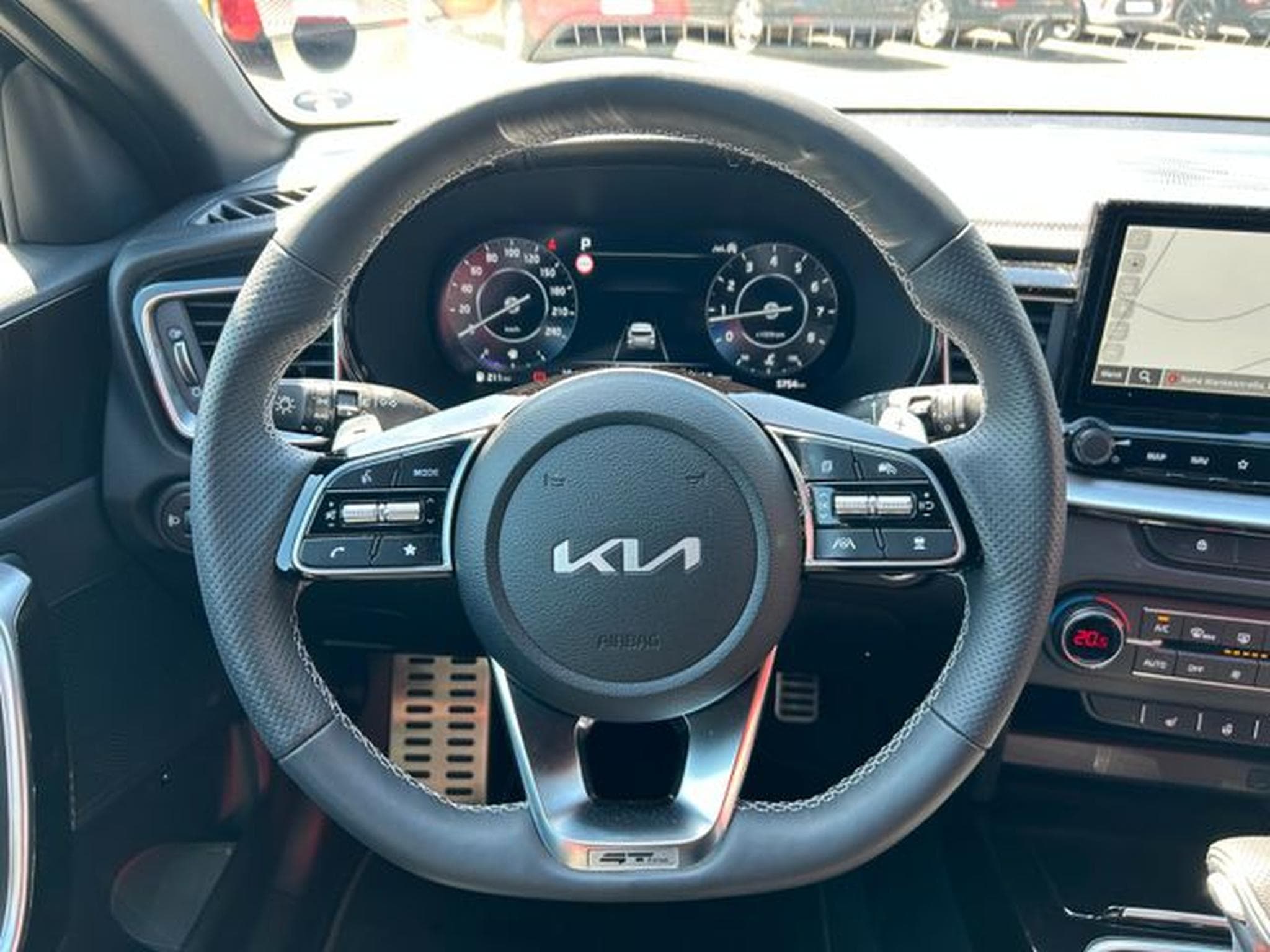 Kia Ceed Ceed 1,5 T DCT GT-Line TECH LED Navi Kamera (2025) - Photo 15