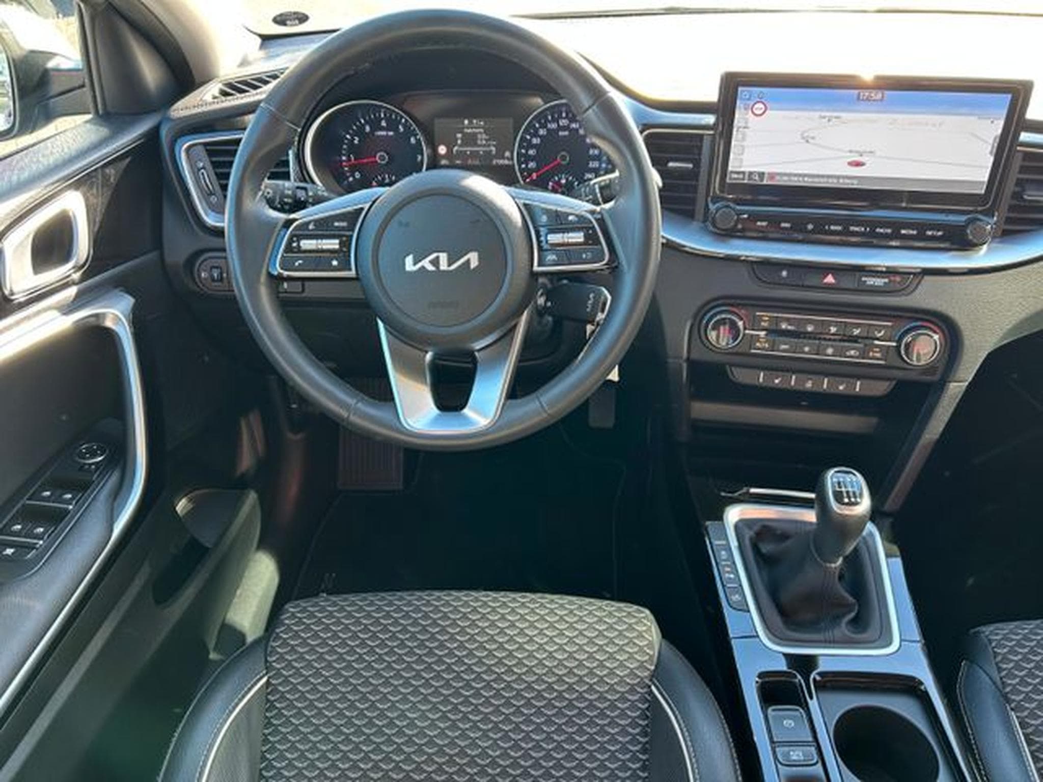 Kia XCeed XCeed 1,5T Vision LED Kamera Navi SHZ AHK (2023) - Photo 13