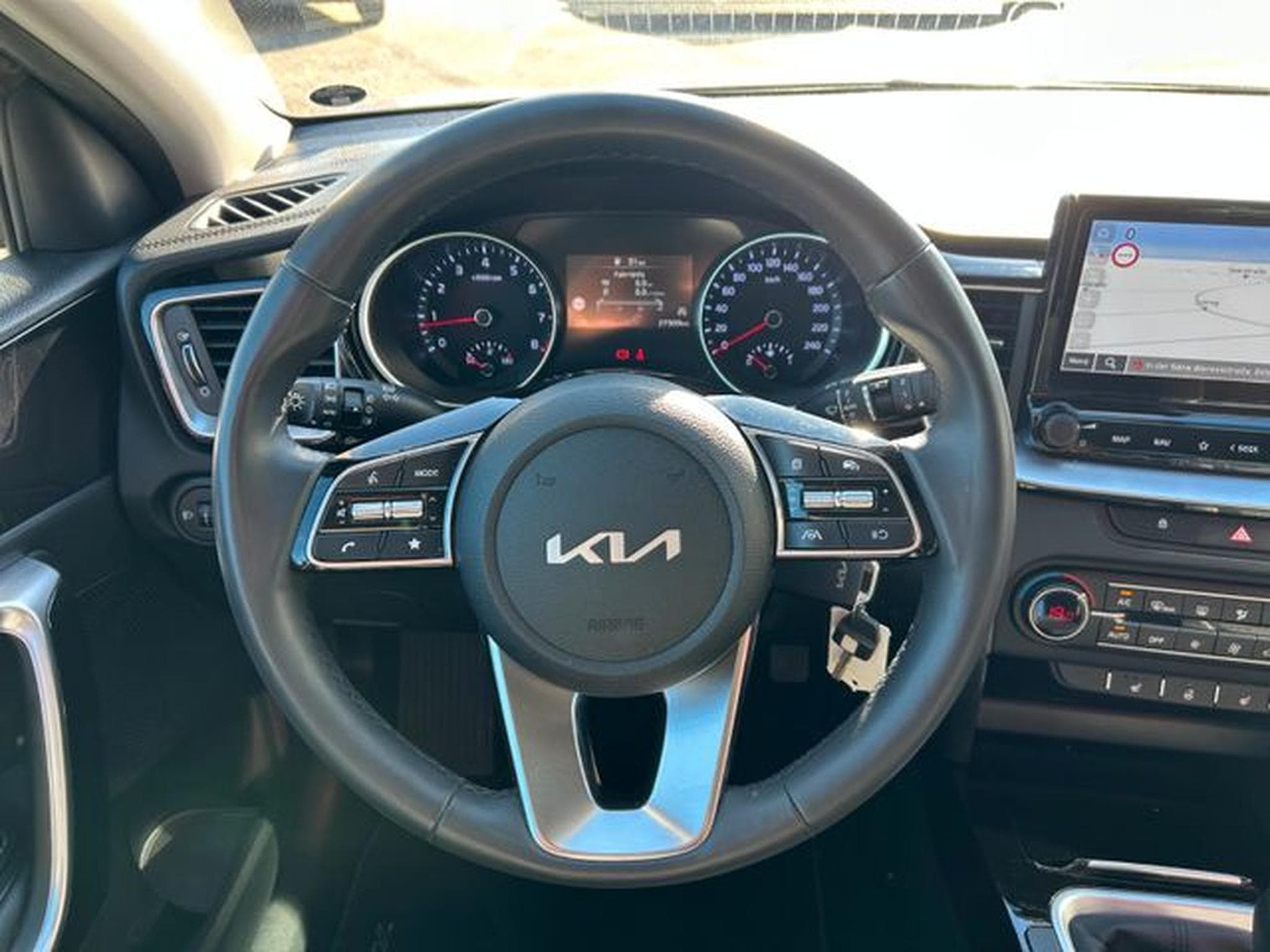 Kia XCeed XCeed 1,5T Vision LED Kamera Navi SHZ AHK (2023) - Photo 14