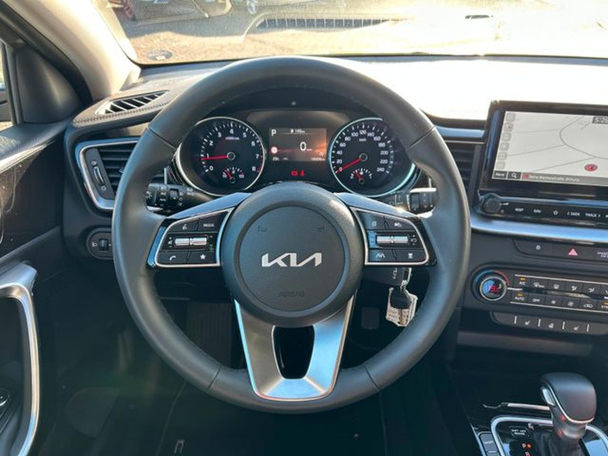 Kia Ceed Ceed 1,5 T DCT Spirit LED Navi Kamera JBL (2025) - Photo 13