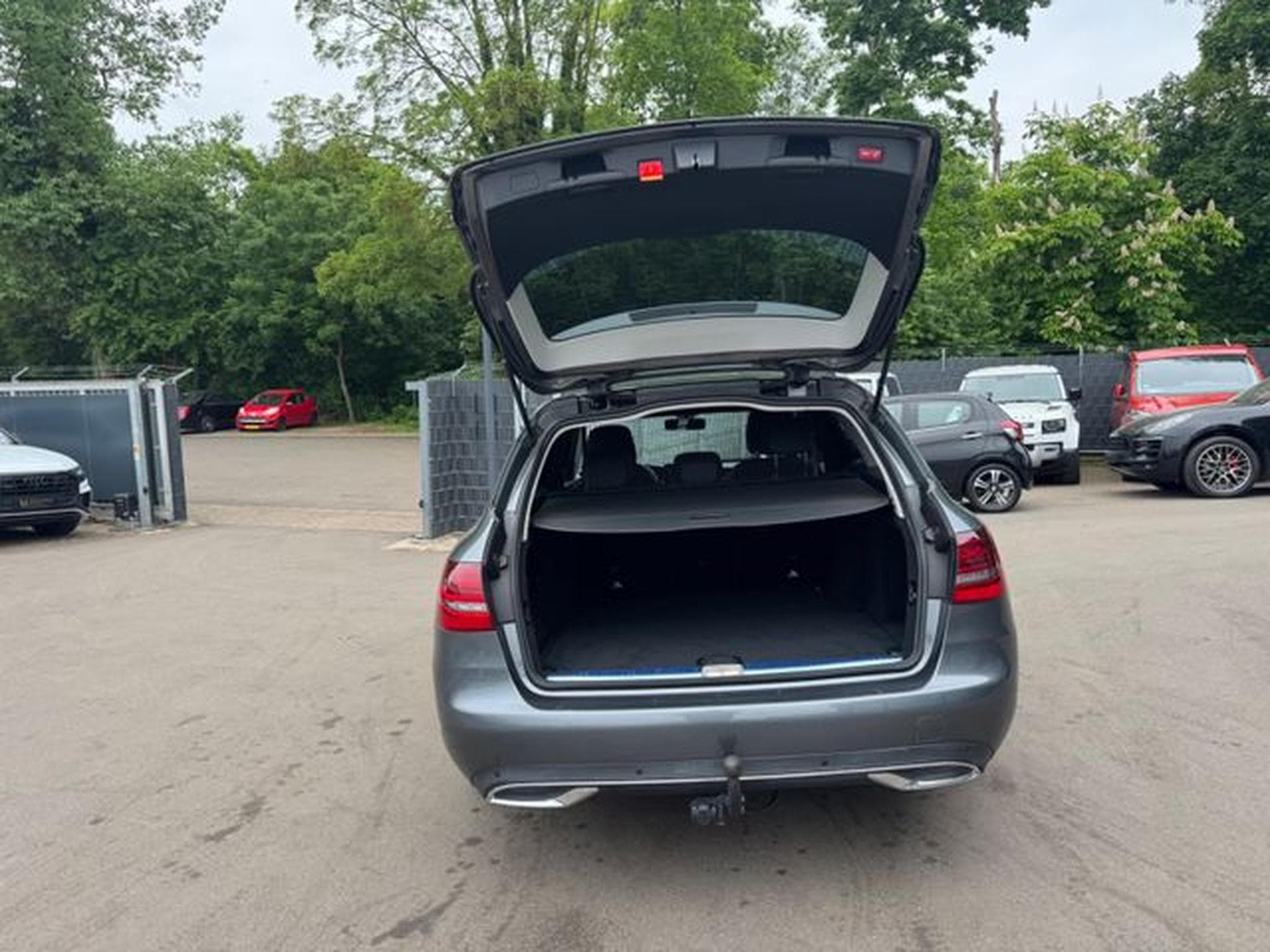 Mercedes C 180 C 180dT*FACELIFT*VOLL-LED*NAVI*AHK*LEDER*KAMERA* (2019) - Photo 9