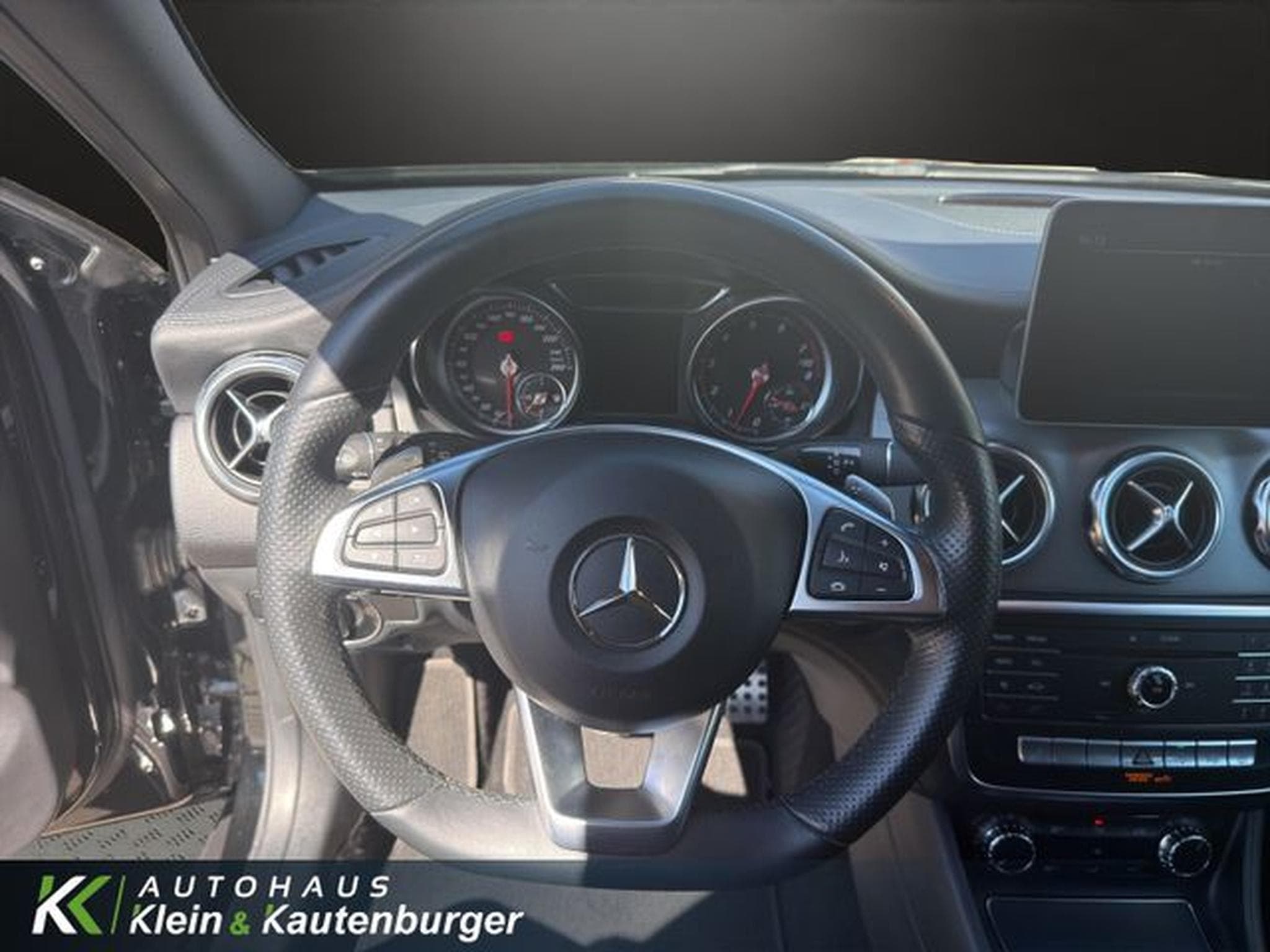 Mercedes GLA 250 GLA 250 AMG +NIGHT+LED+SPORTSITZE+19 ZOLL+NAVI (2018) - Photo 14