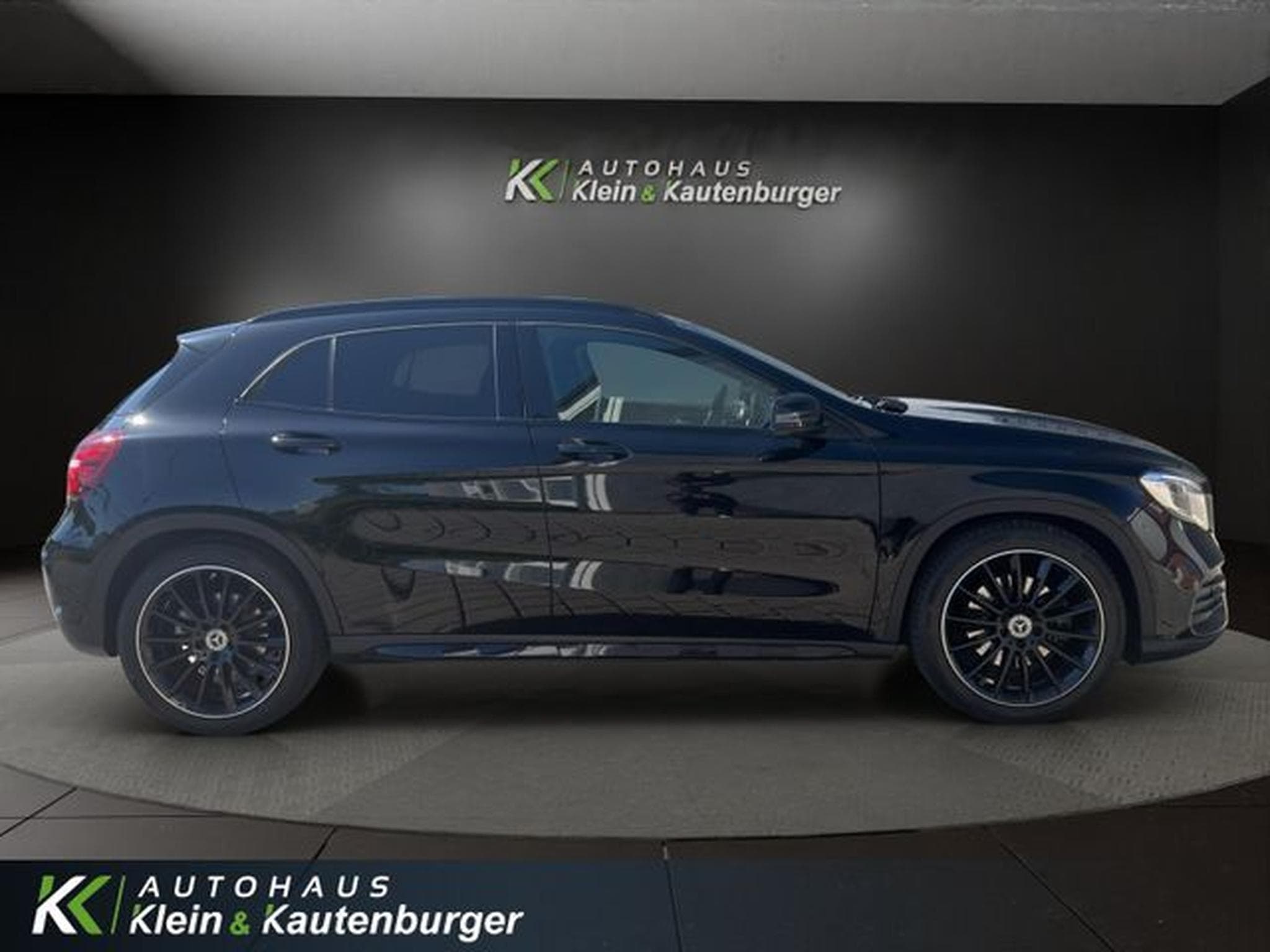 Mercedes GLA 250 GLA 250 AMG +NIGHT+LED+SPORTSITZE+19 ZOLL+NAVI (2018) - Photo 4