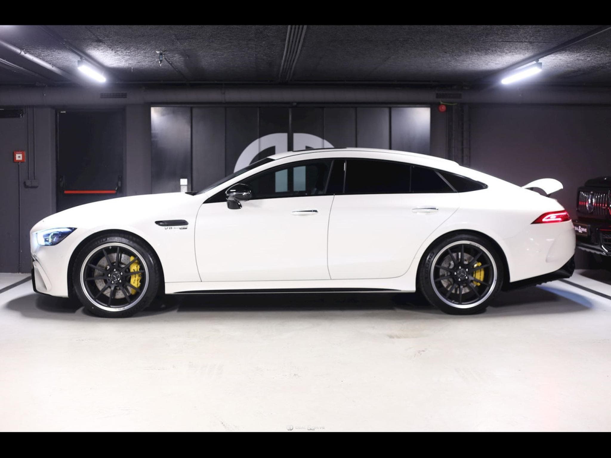 Mercedes AMG GT 4 PORTES 4.0 V8 63 S 4MATIC+ (639 CH) - DIAMOND WHITE METALL (2019) - Photo 2