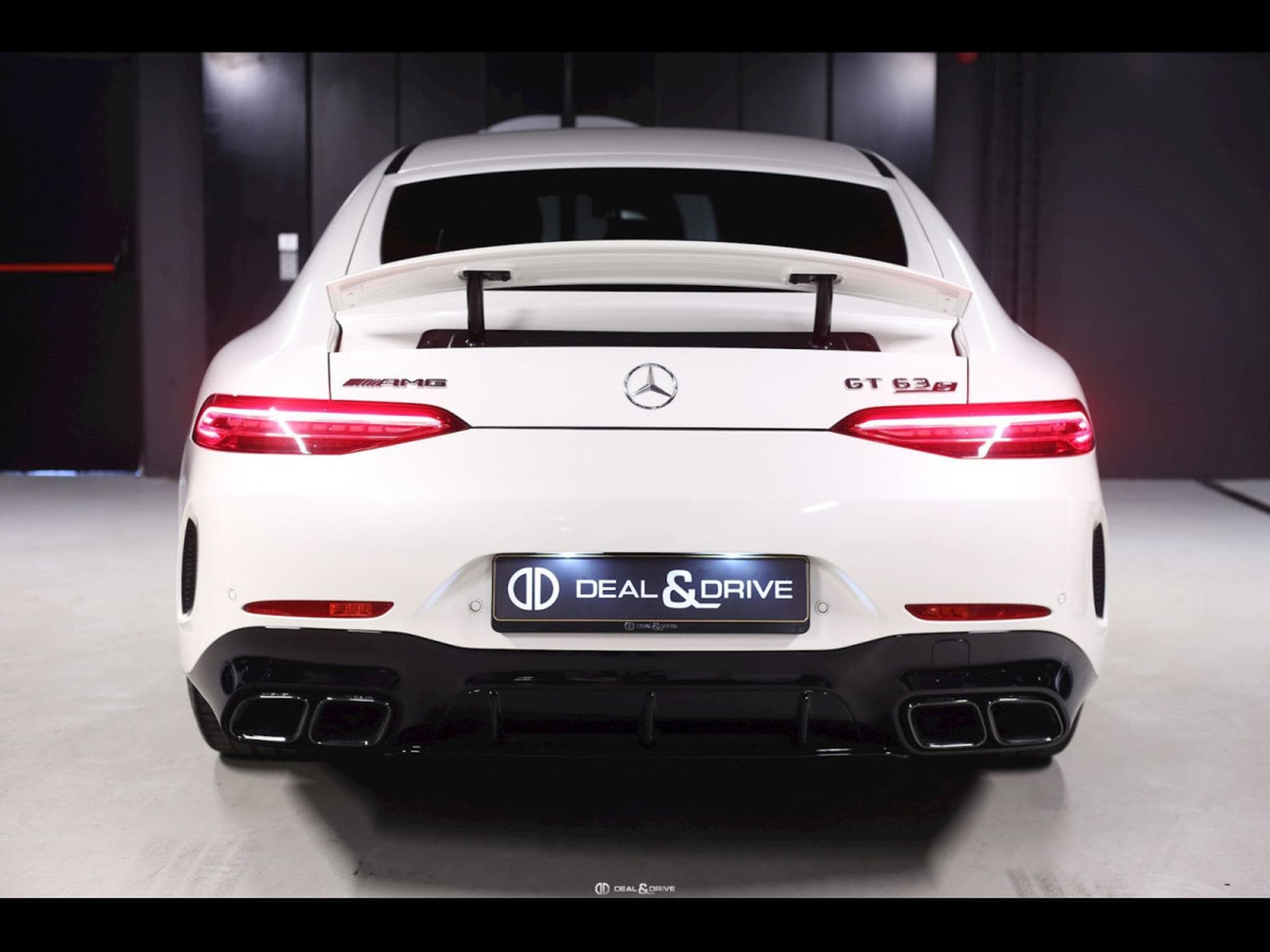 Mercedes AMG GT 4 PORTES 4.0 V8 63 S 4MATIC+ (639 CH) - DIAMOND WHITE METALL (2019) - Photo 4