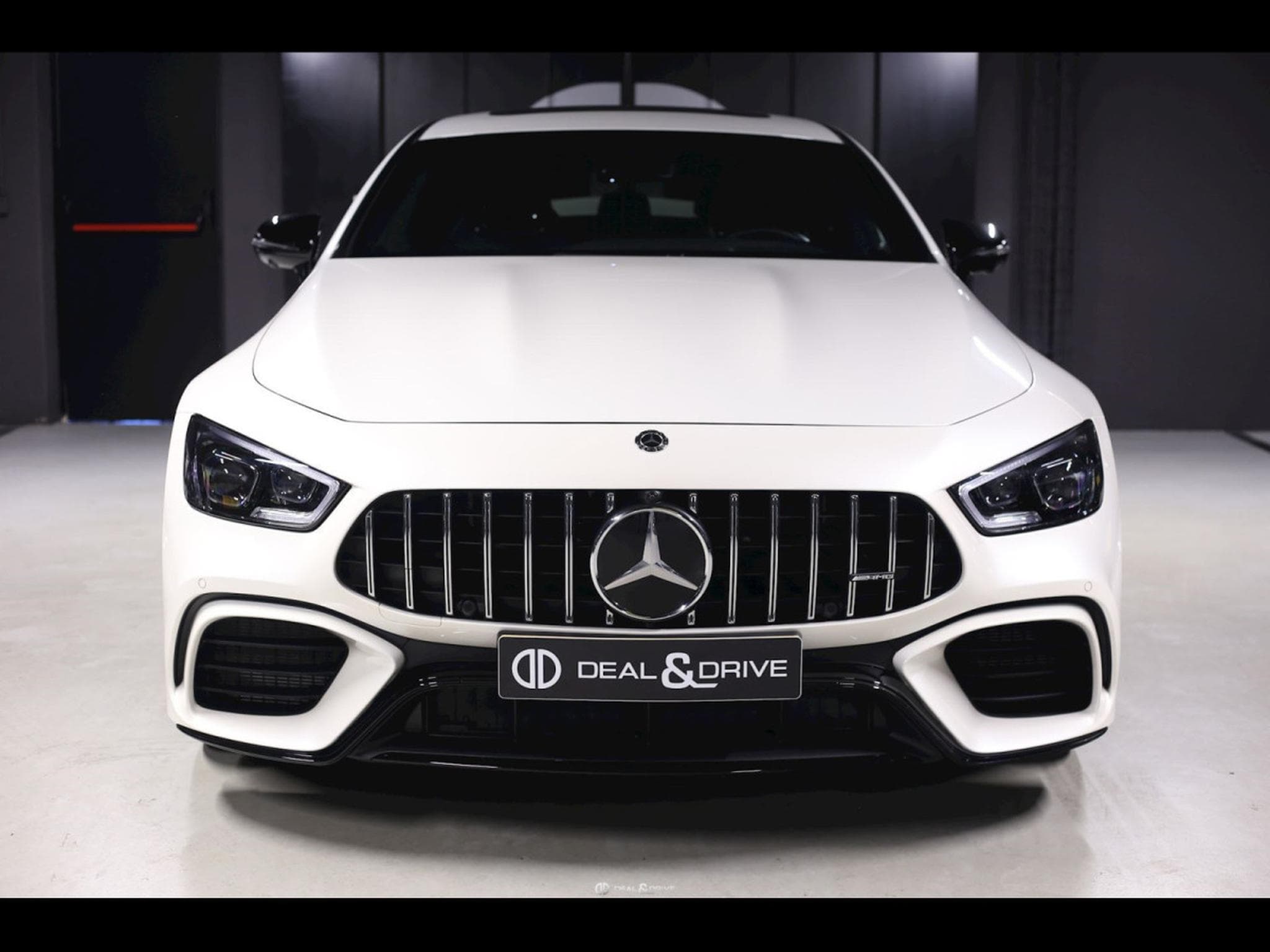Mercedes AMG GT 4 PORTES 4.0 V8 63 S 4MATIC+ (639 CH) - DIAMOND WHITE METALL (2019) - Photo 5