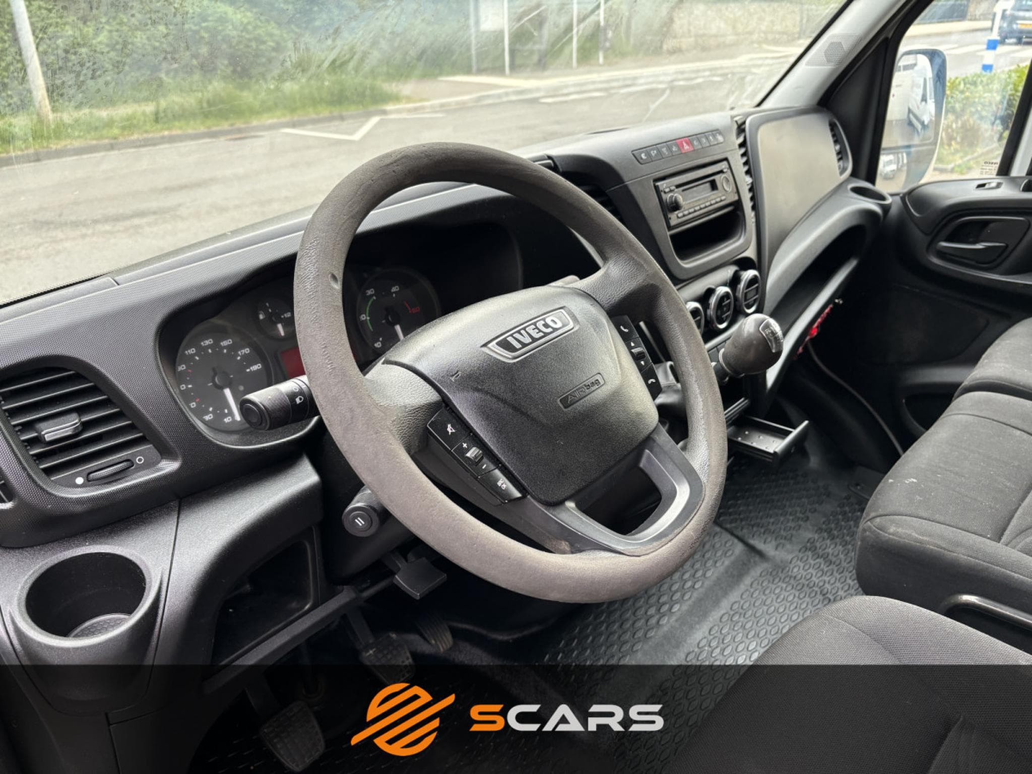 Iveco Daily 35S15 145cv L2H2   Attelage 3.5t (2015) - Foto 6