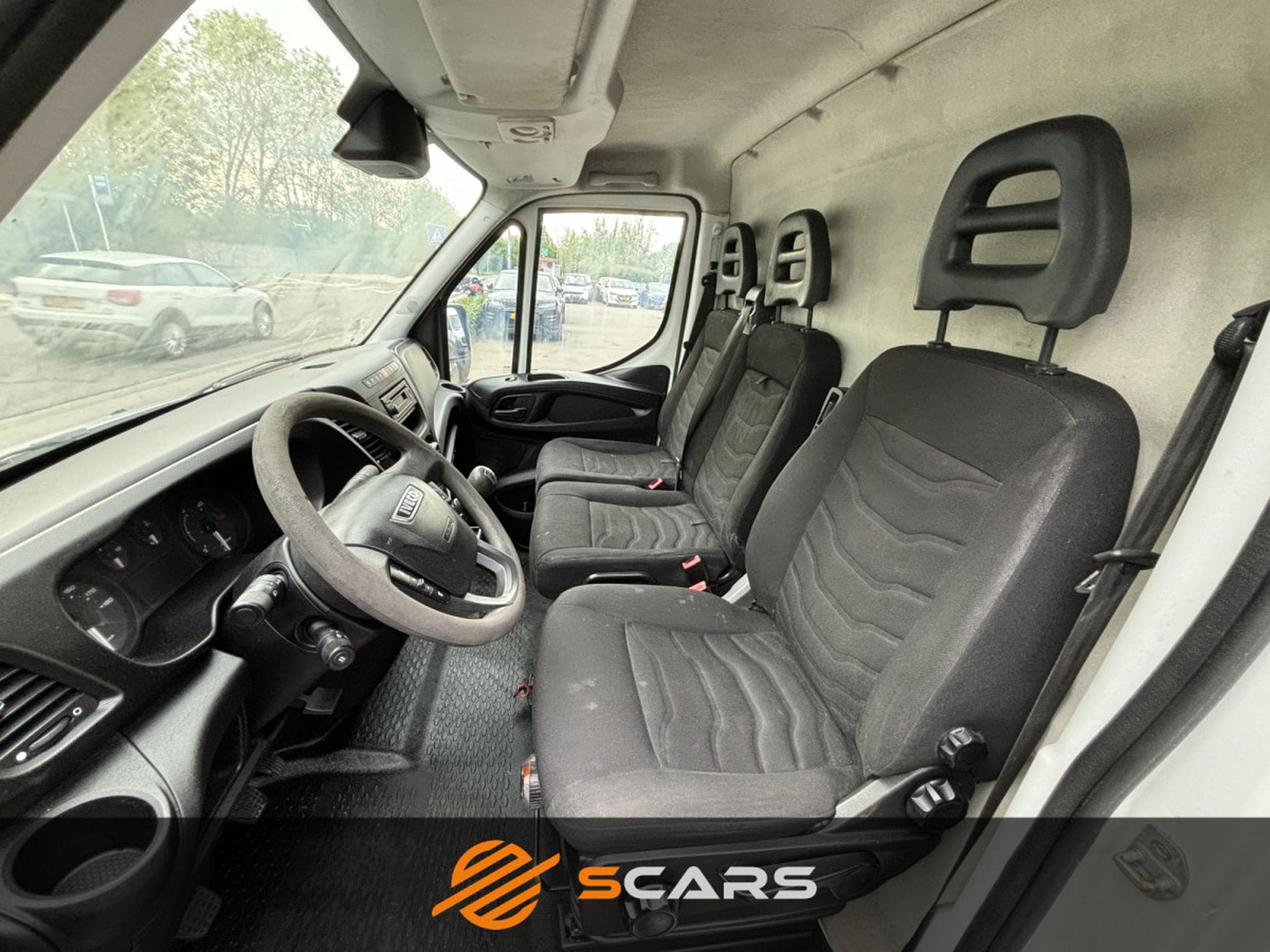Iveco Daily 35S15 145cv L2H2   Attelage 3.5t (2015) - Foto 7