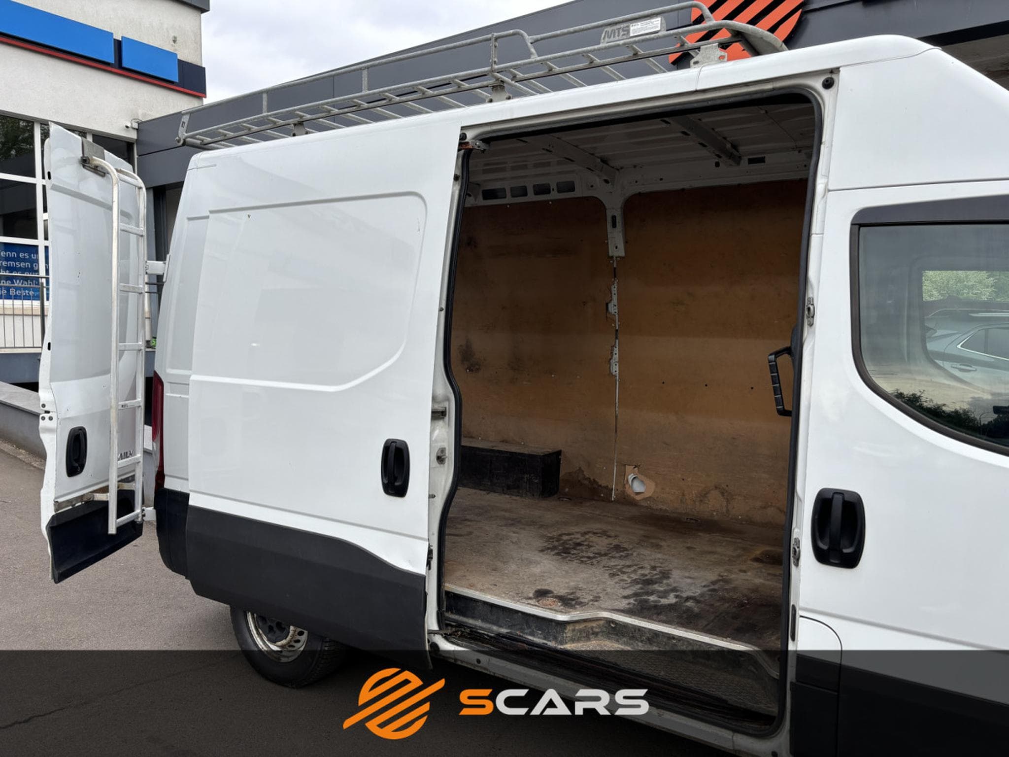 Iveco Daily 35S15 145cv L2H2   Attelage 3.5t (2015) - Foto 9